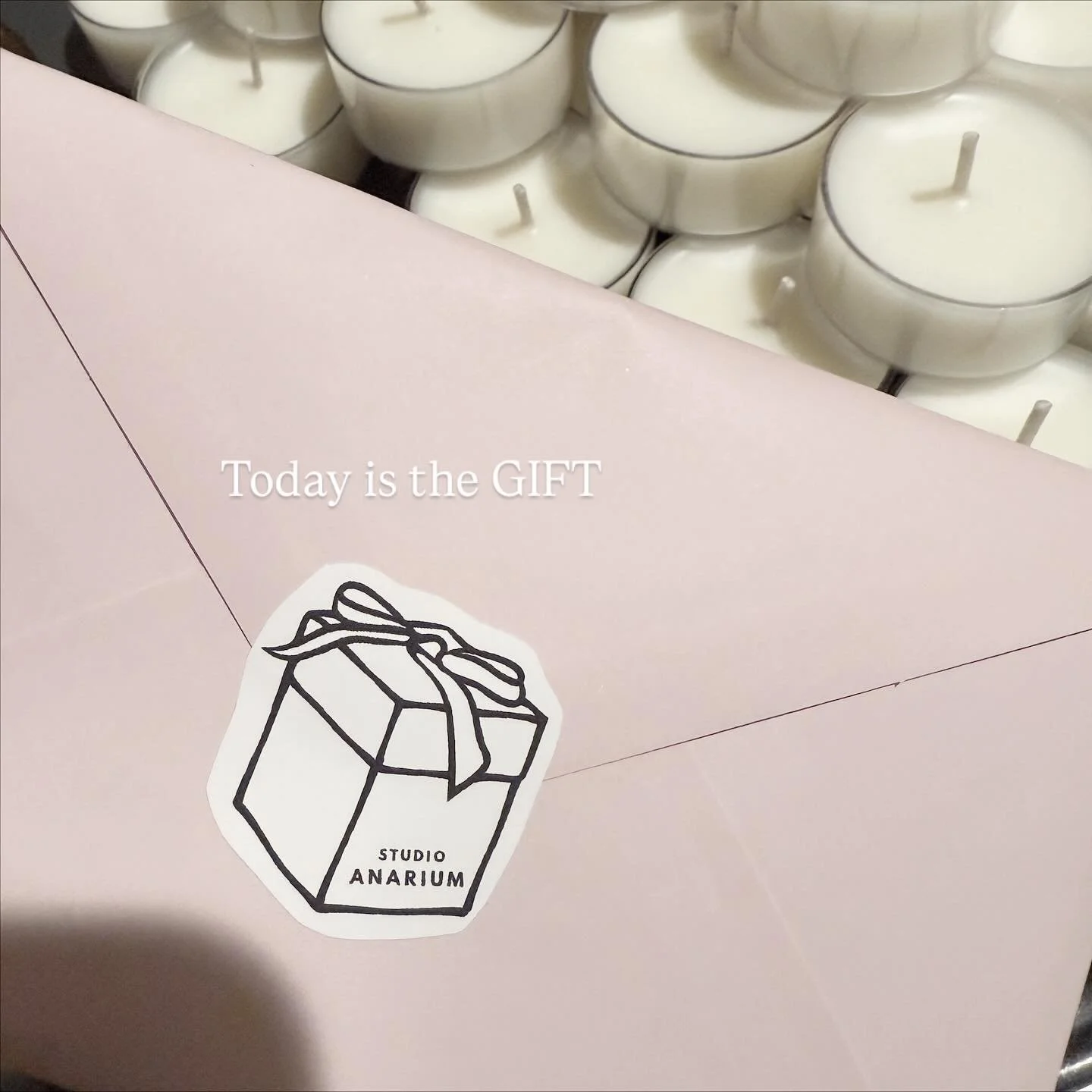 Every ordinary day holds a little gift inside.☺️