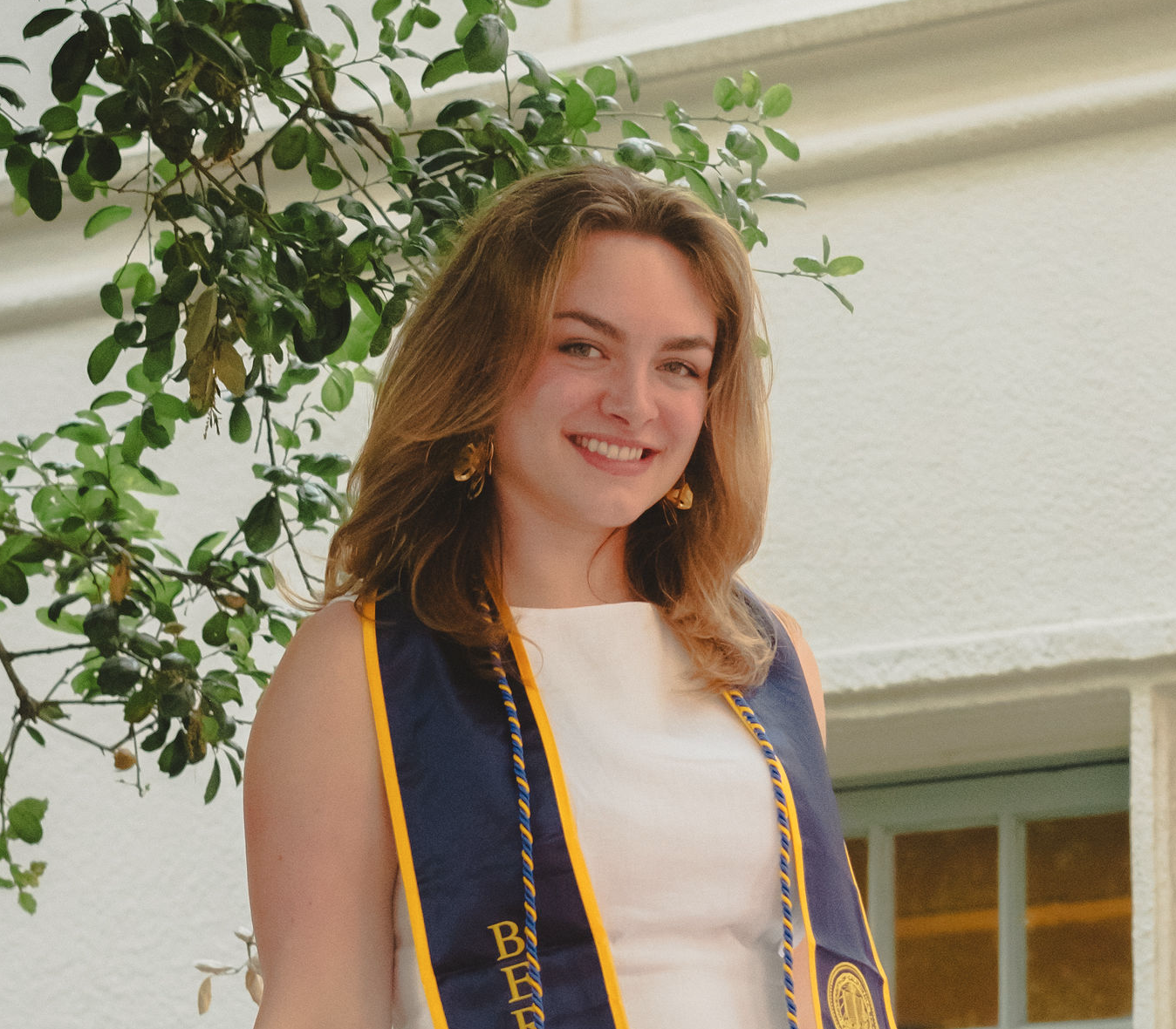 Zoe Burkhart Headshot.png