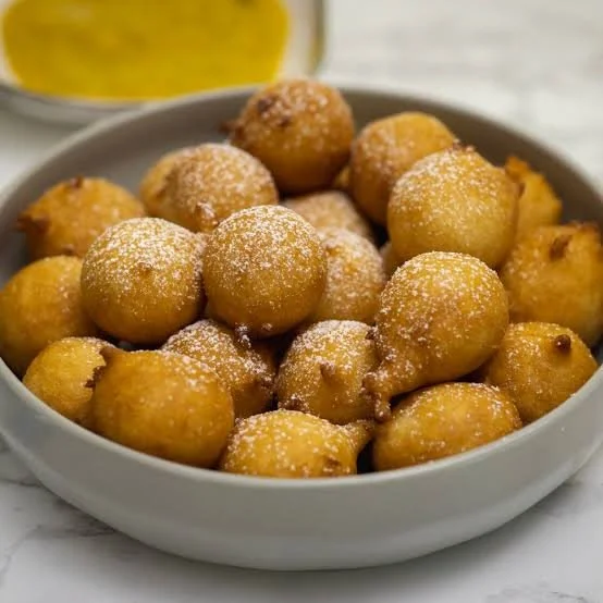 Gato / Benye (Served Hot)