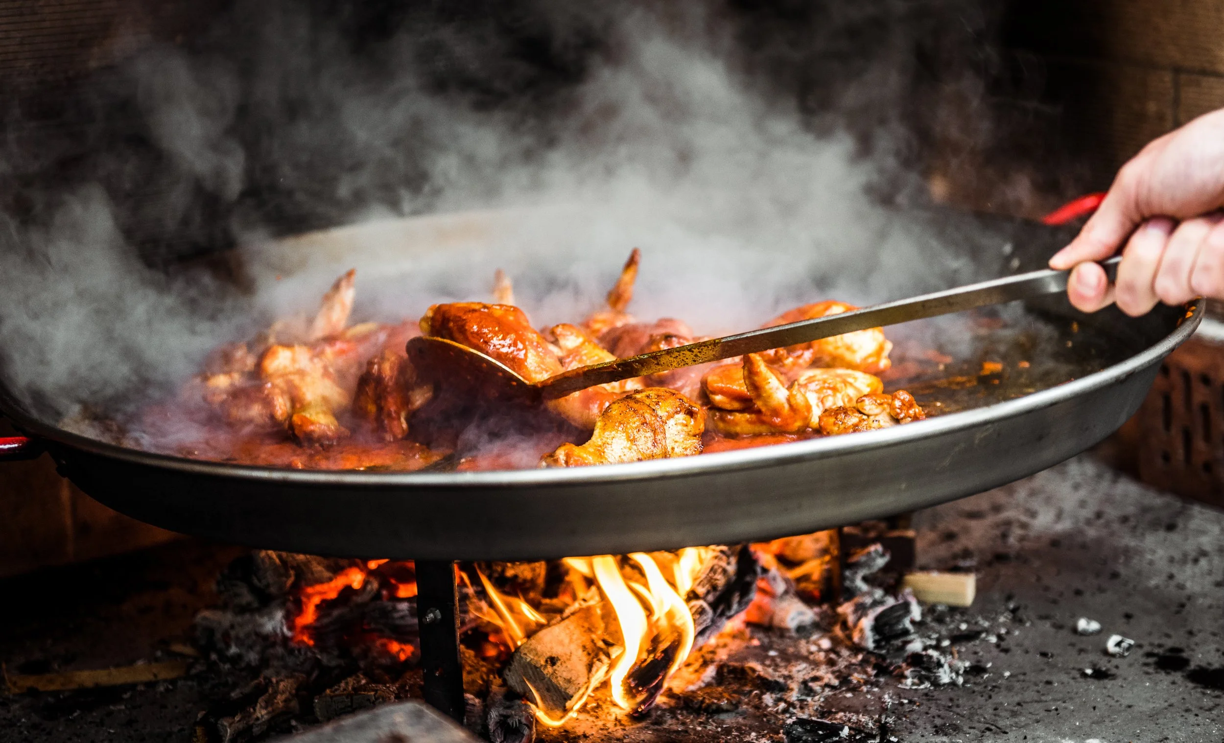 shutterstock_1521074525 (1).jpg paella.jpg