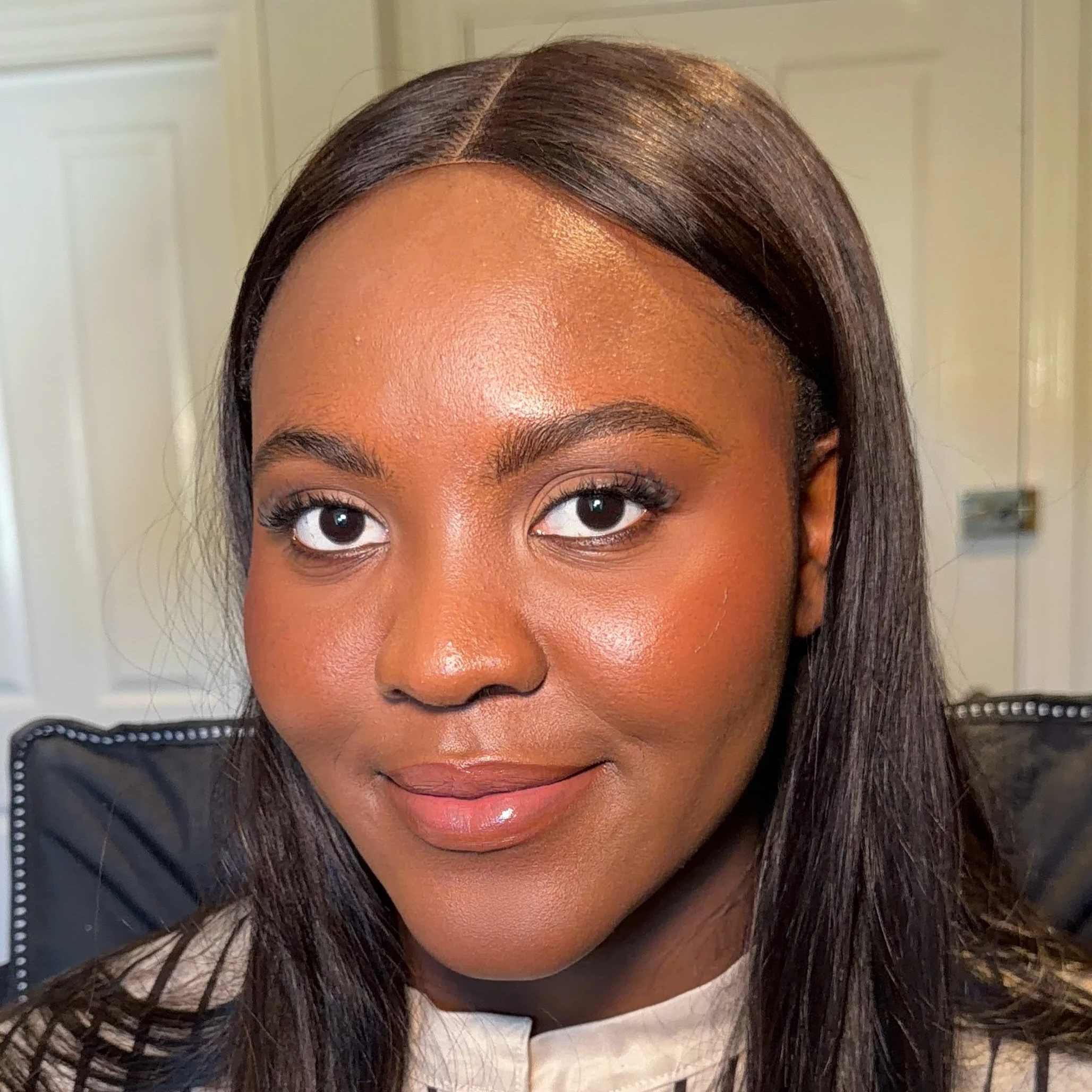 Natural glowing make up