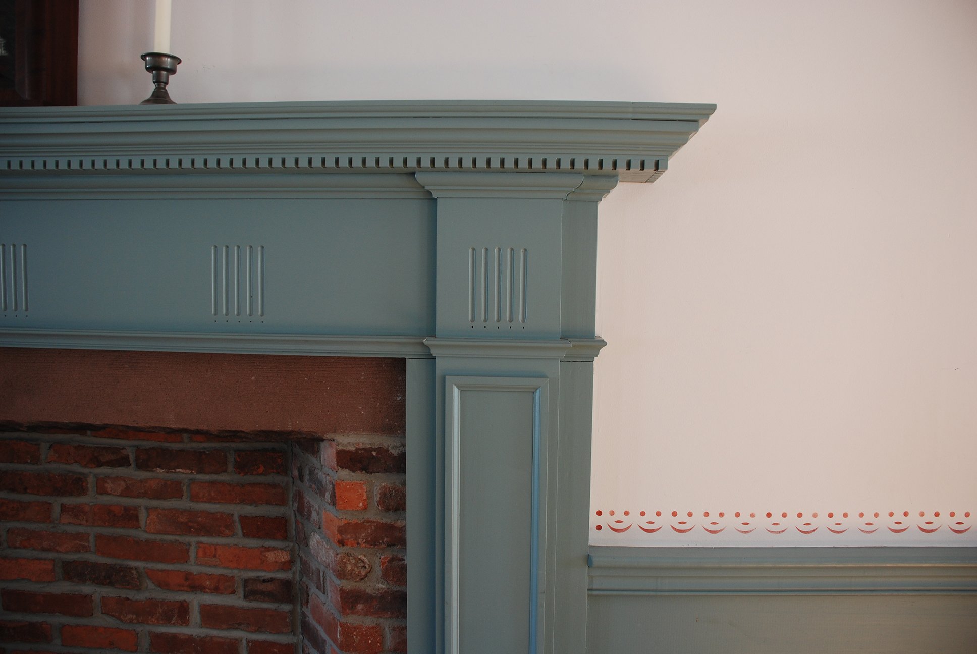 DavisRoom_mantel.jpg