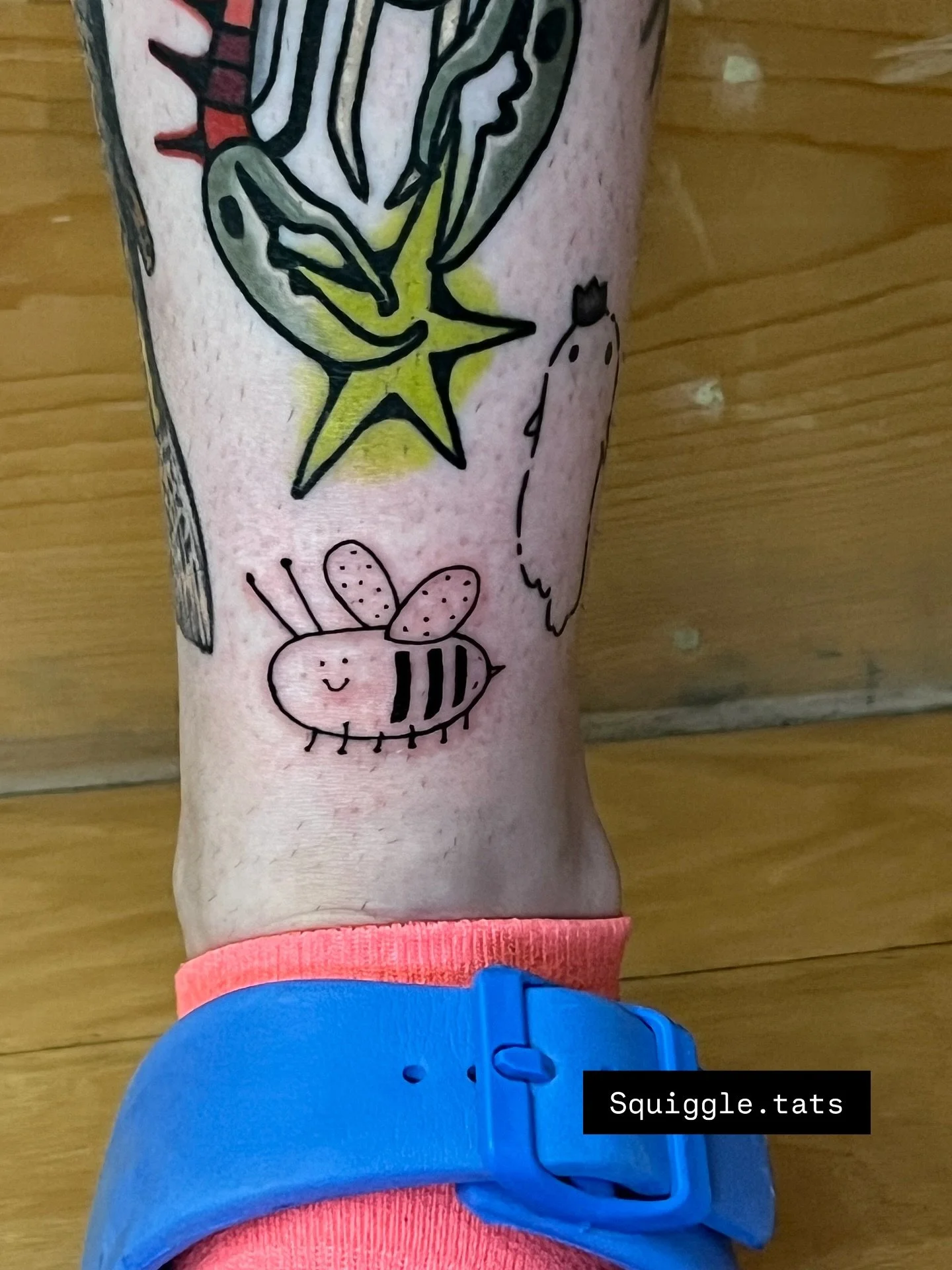 DM to book! @squiggle.tats first in shop tattoo as a resident artist @queeraudacityatx @5000emma tysm for letting me do this #beetattoo for you! #lineworktattoo #cutetattoo #atxtattoo #austintexas #queertattooshop