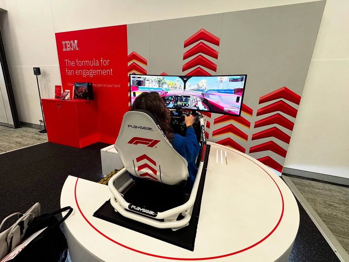 Our F1 Premium Simulator with a live leaderboard at the Gartner Data &amp; Analytics Summit for @ibm with @gpjanz 🏁

Set build by @displaywise 🔨
