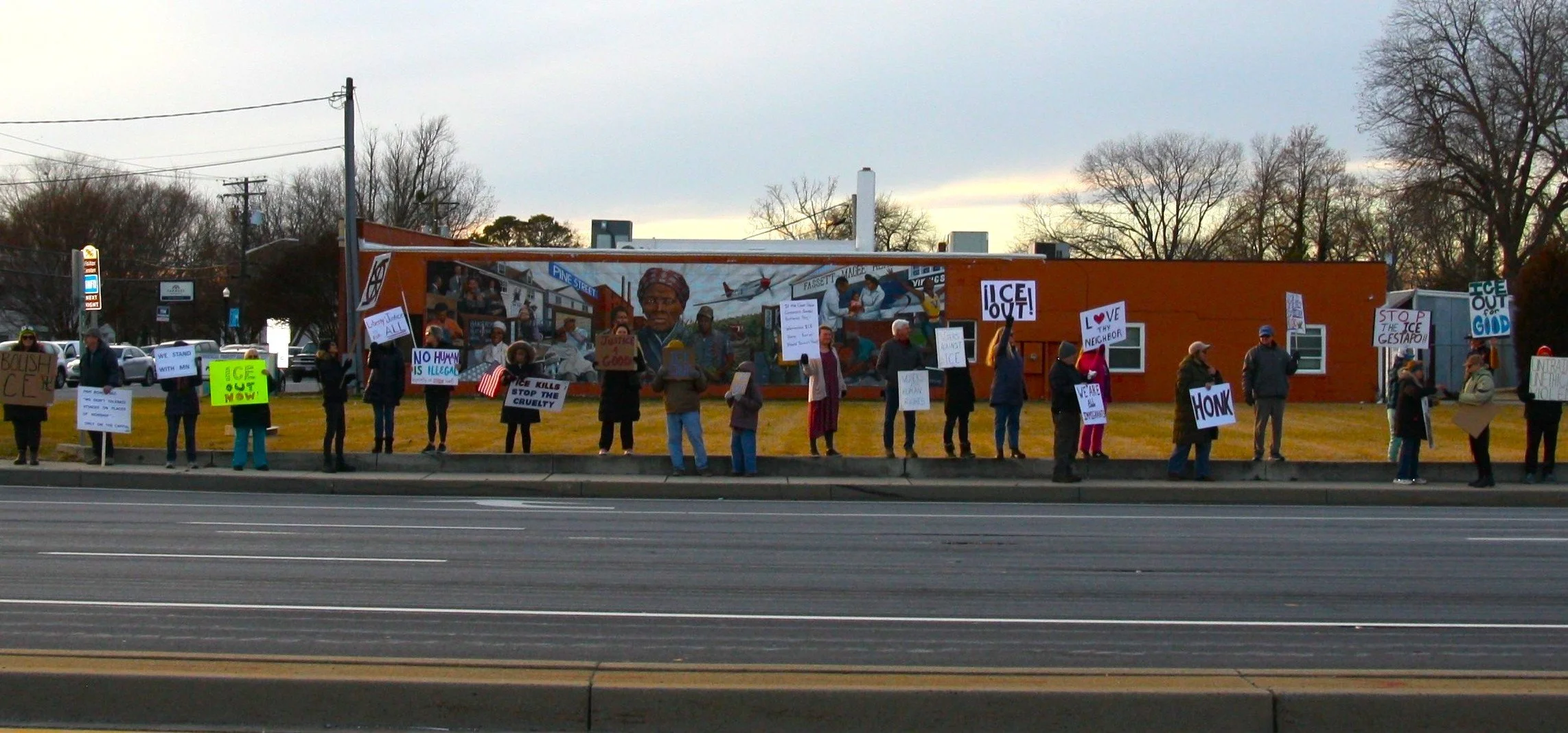Anti-ICE Protesters Stand in Solidarity with Minneapolis
