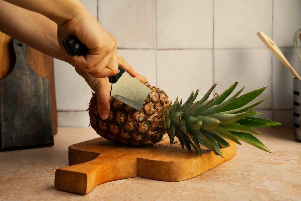 ¿Cómo aprovechar la cáscara de la piña?