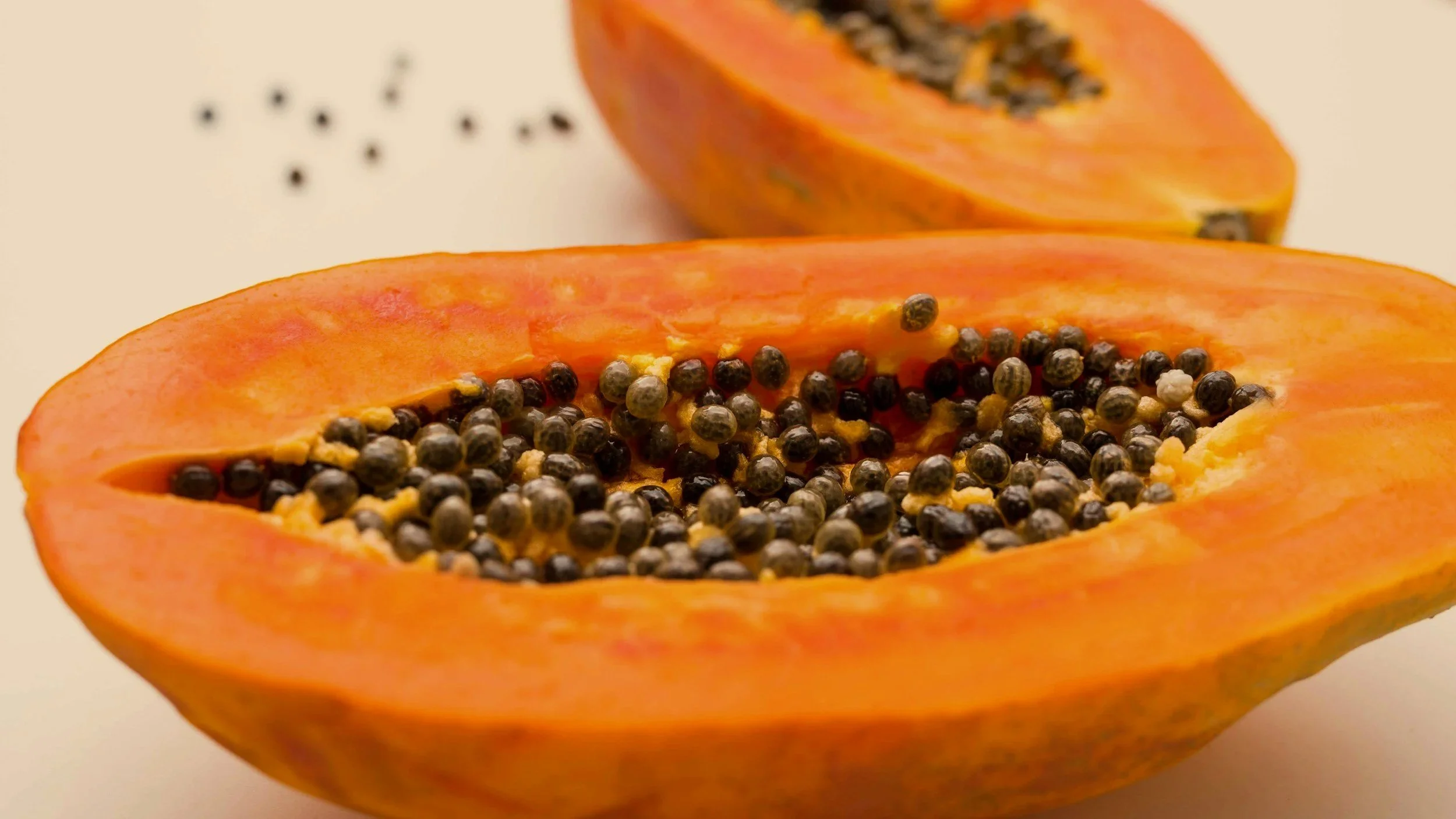¿Realmente tiene beneficios comer las semillas de la papaya?