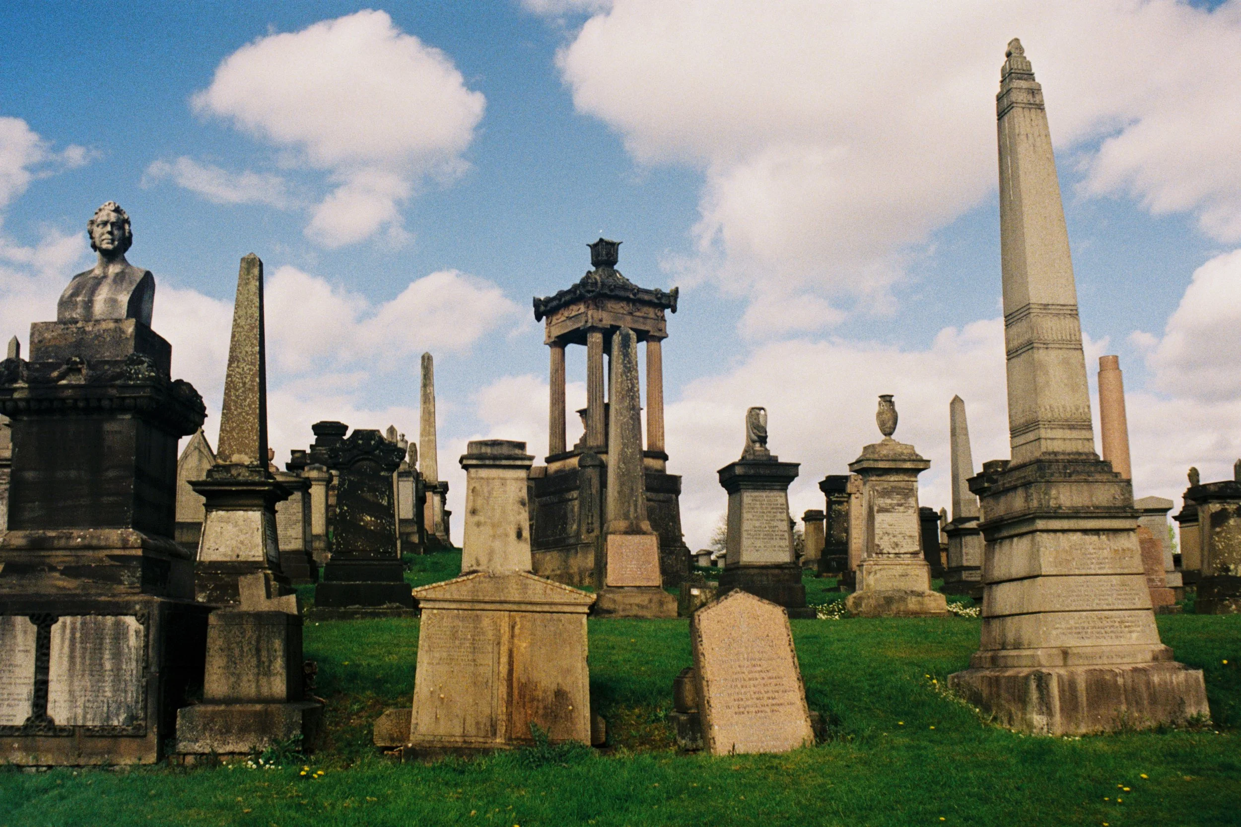 Glasgow cemetery.JPG