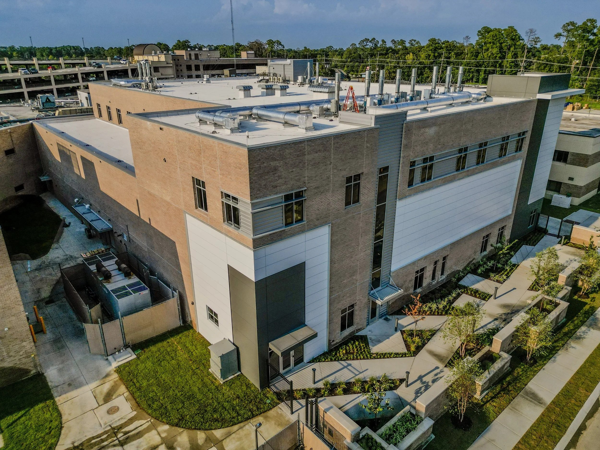Slidell Memorial Hospital addition, brick veneer and cavity wall construction