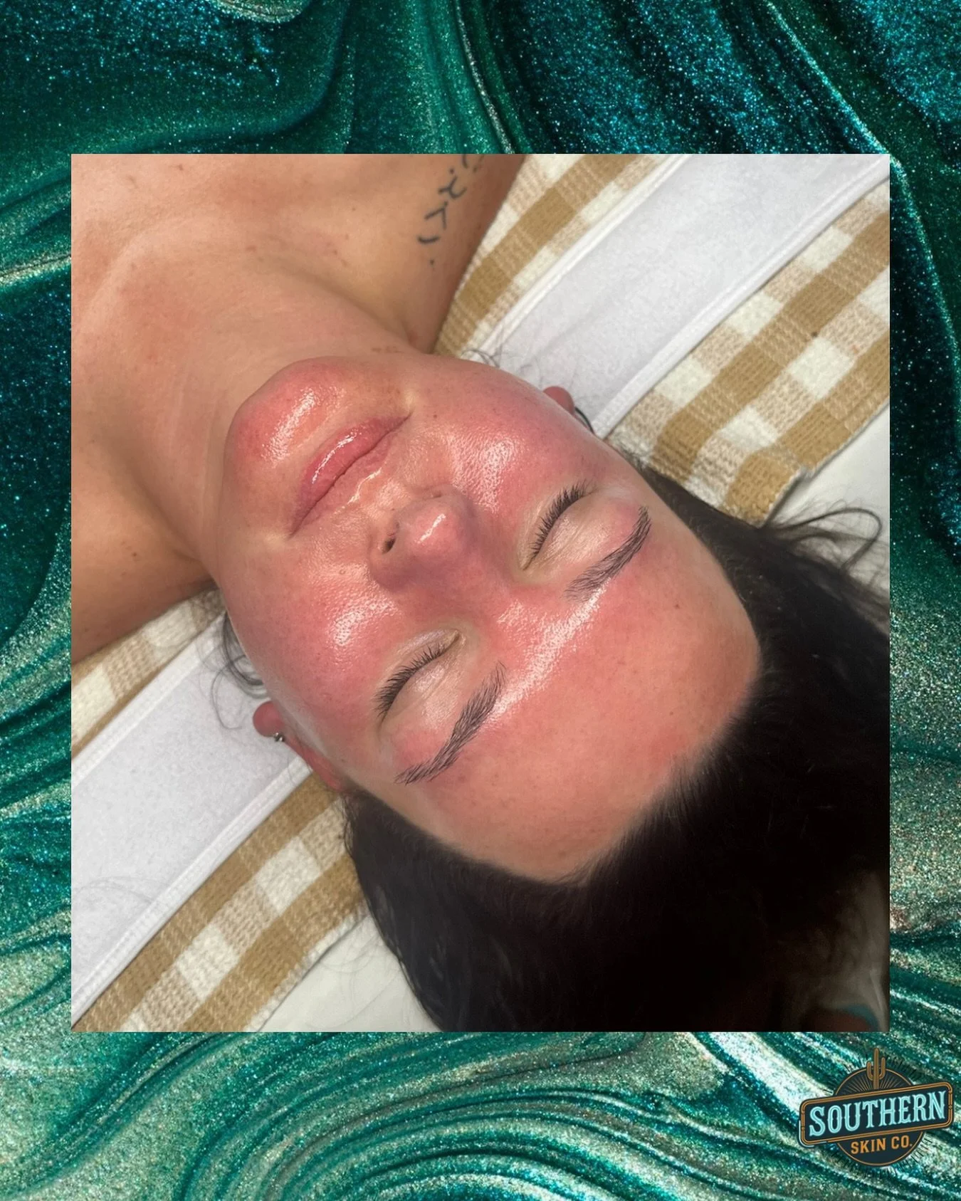 Glowing for the holidays? 
No problem with the signature Hydroderm facial &amp; dermaplane ⚡️✨🪩
 
#holidayglow #facialtreatment #ringgold #localesthetician #acnespecialist