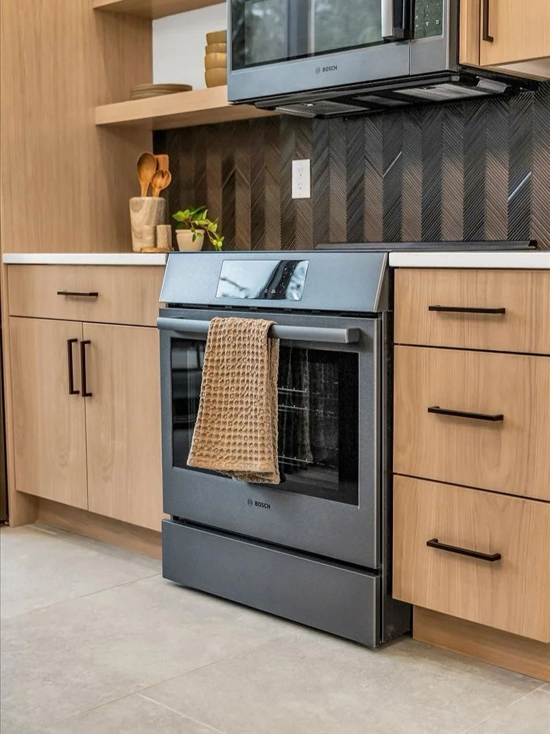 Cook up memories in a kitchen that&rsquo;s as comfortable as your own!🥞 
Our suites are fully stocked and ready for your next Zion adventure! 
#airbnb #nightlyrental #vacation #vacationhomes #zionsage #zionsagesuites #springdale #utah #zion #znp #sp