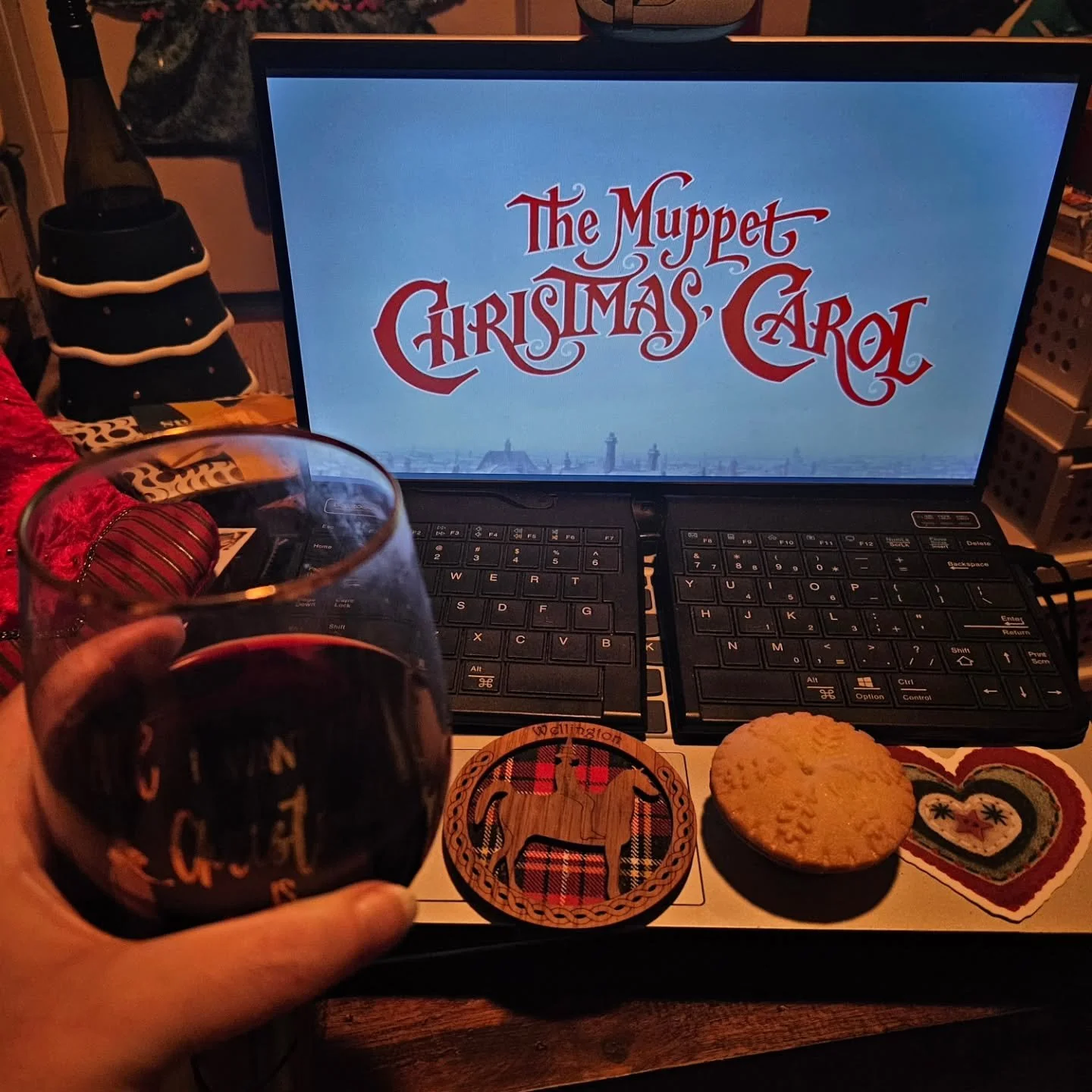 Time for my traditional Christmas Eve main feature 📽

The Muppet Christmas Carol 😀 with a wee wine 🍷, a mince pie, and a bit of a sing along 🎤 

#OnlyOneMoreSleepTilChristmas
#LightTheLampNotTheRat
#GodBlessUsEveryone 🥹🥰