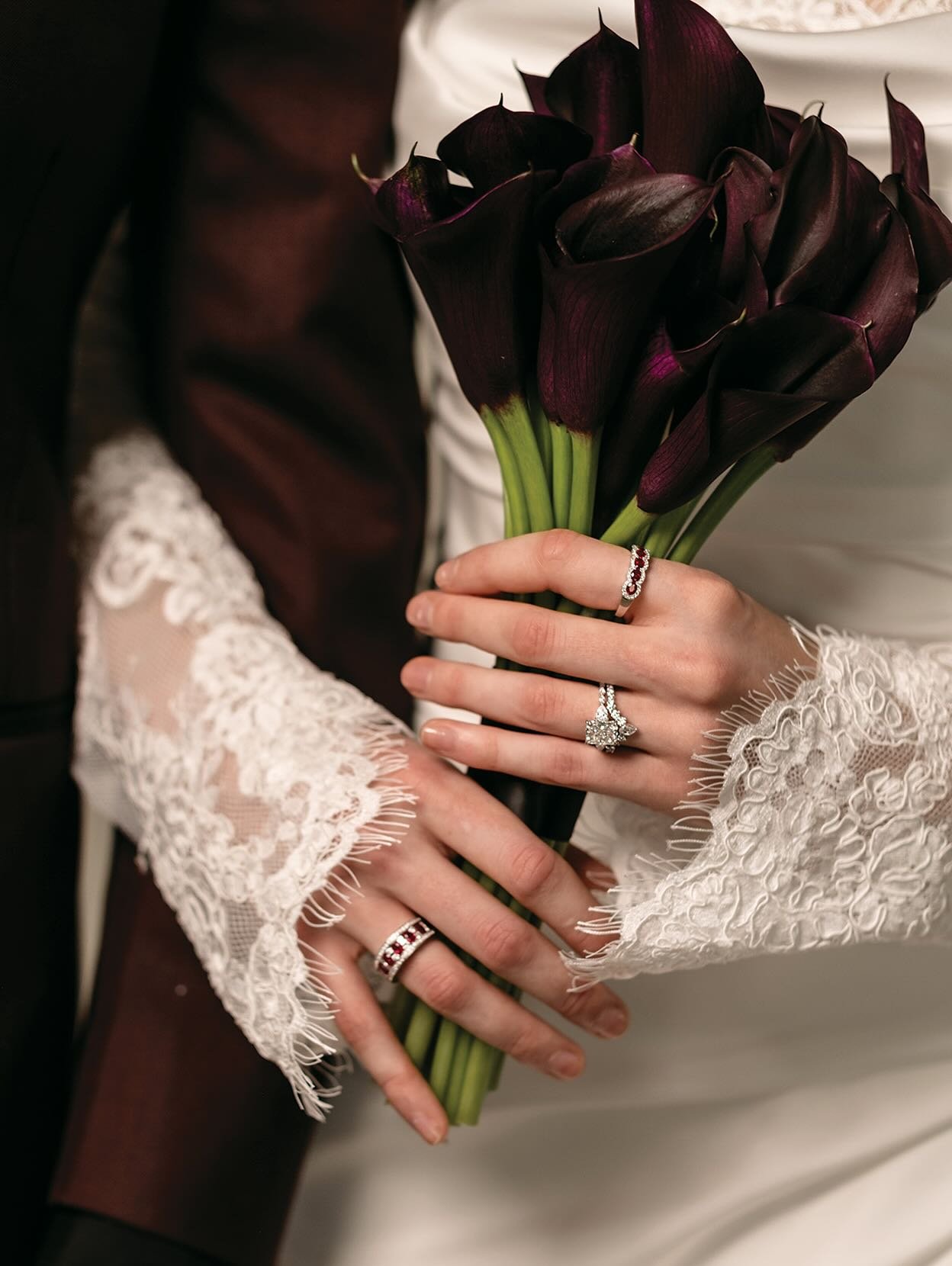 Was such a pleasure working with some crazy talented partners for the @neweddingday Fall/Winter cover story.  Proud of us! 🥀🕯️

@neweddingday
@acreageevents
@thegemini_omaha
@julietrinhphotography
@jordanhopperfilms
@madnames
@farma_flowers
@sirenf