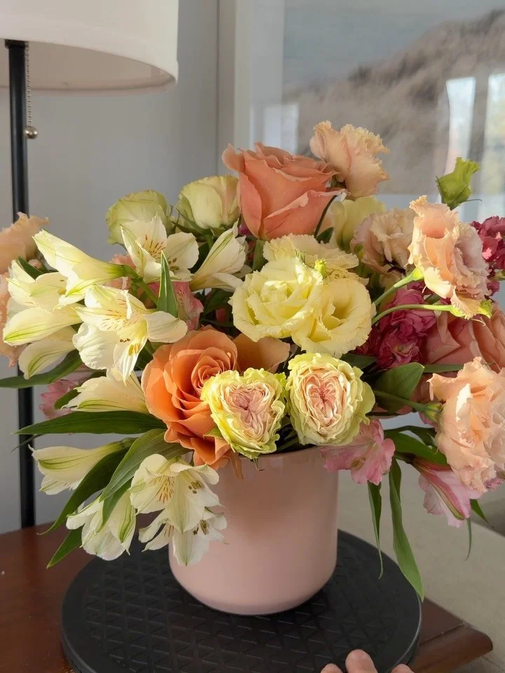 First day of spring means this charmer comes out the camera roll 🌸🍃🌞🌷🦋💛🪿🩵

#omaha #florist #blooms #flowerdelivery #springqueens