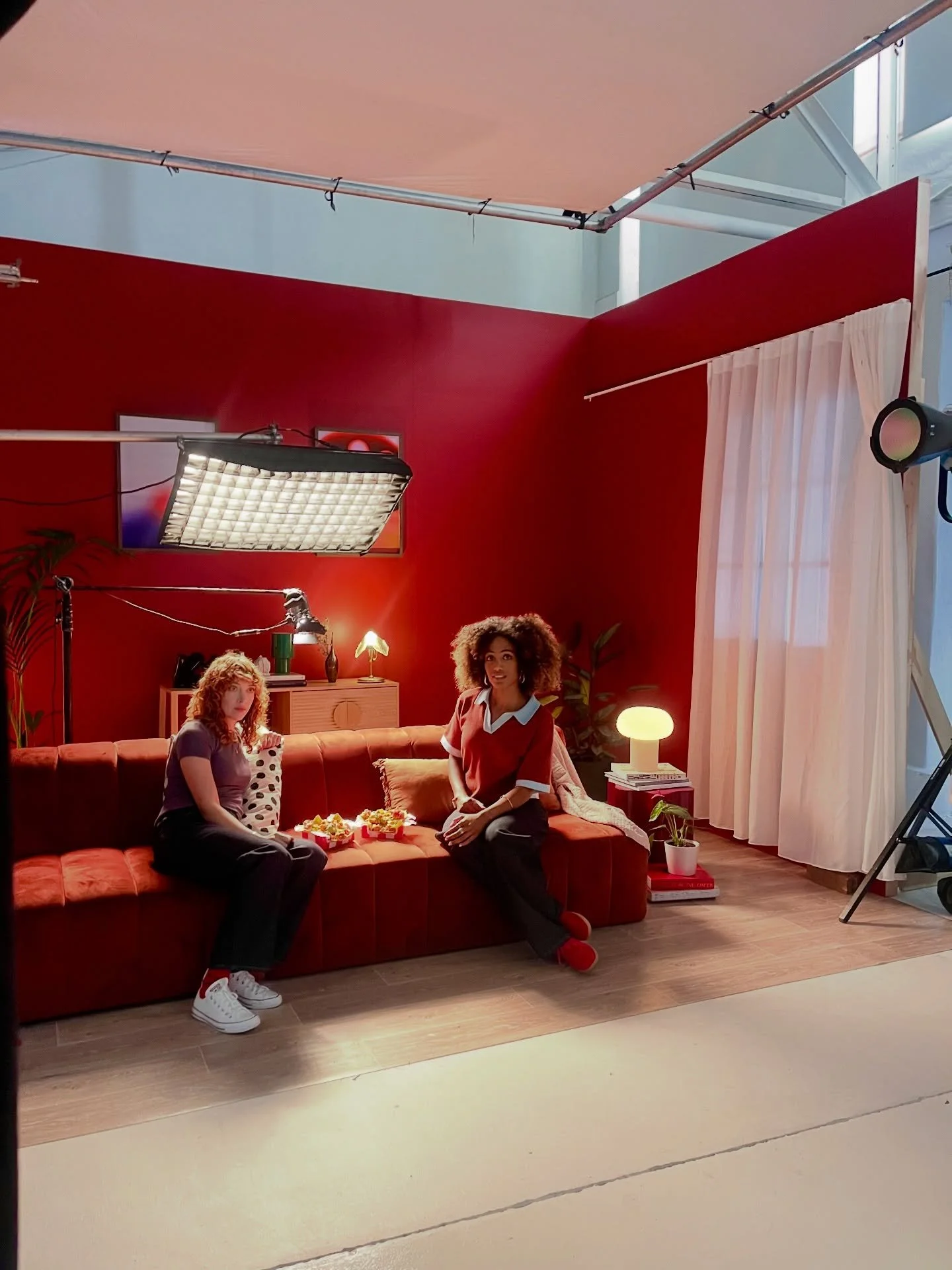 BTS of our Zinger Nachos shoot for @kfcaustralia now live on 📺 (and in store 😏)