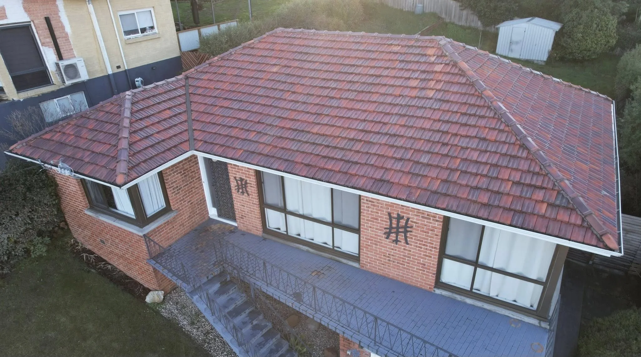 Tile roof clean