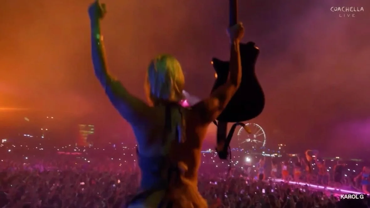 125,000 people saw me plucking my guitar on stage