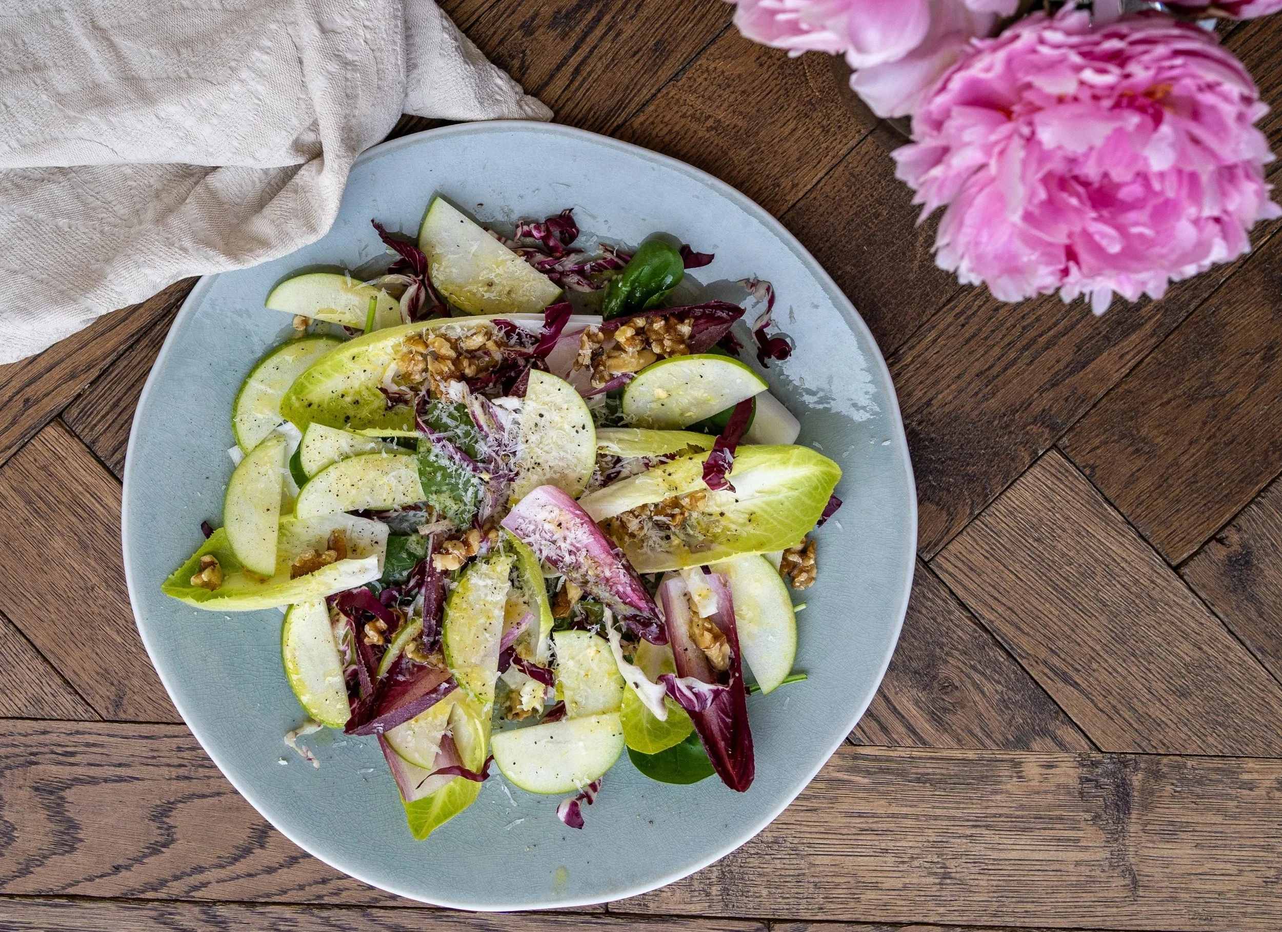 Apple and chicory salad