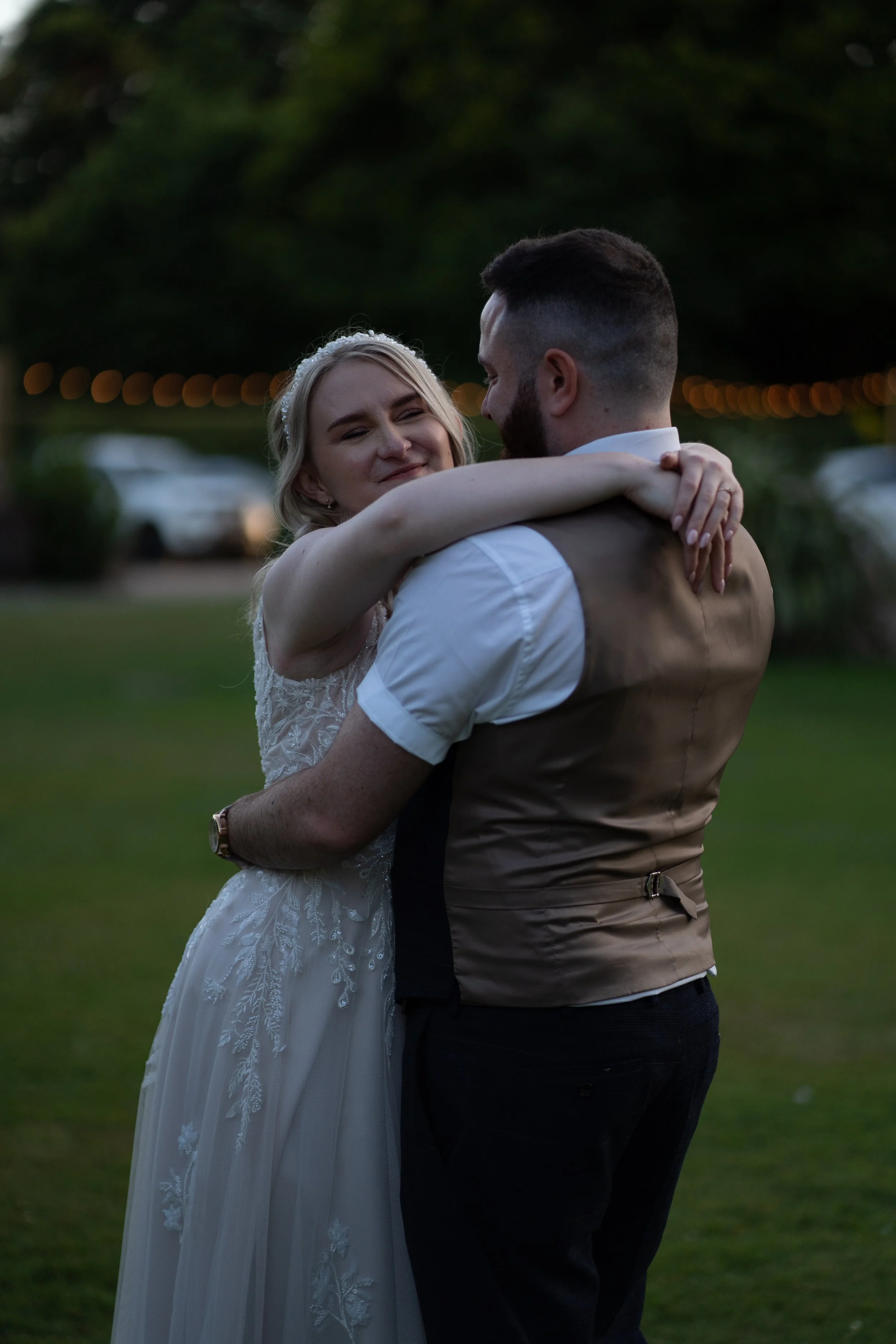 Laura & Lewis-19-2.jpg