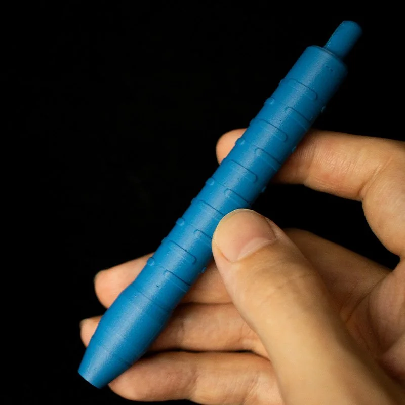 Magnetpen_v2_holding.jpg
