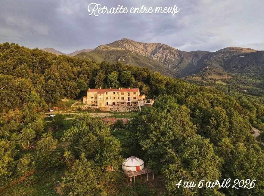 Du 4 au 6 avril 2026, on t&rsquo;emm&egrave;ne vivre une parenth&egrave;se unique avec @studiolajolie et @maisonsoaum &agrave; @latailledefrance , au c&oelig;ur des montagnes dans les Pyrenees orientales.

Trois jours entour&eacute;s uniquement de na
