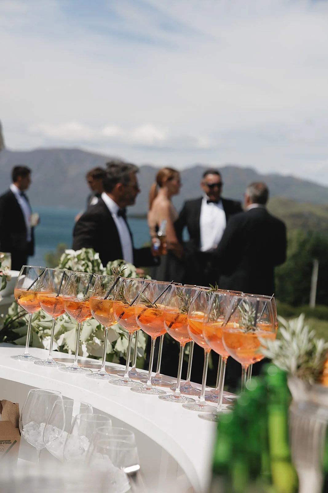 061225-Lucy-Jimmy-Wanaka-New-Zealand-wedding-photographer-oliver-hartley-680.jpg