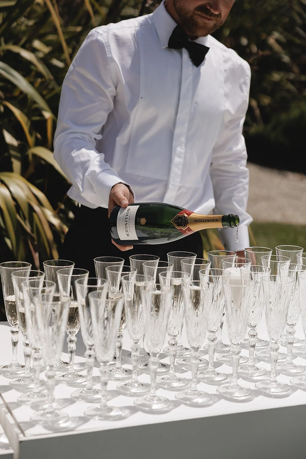 061225-Lucy-Jimmy-Wanaka-New-Zealand-wedding-photographer-oliver-hartley-331.jpg