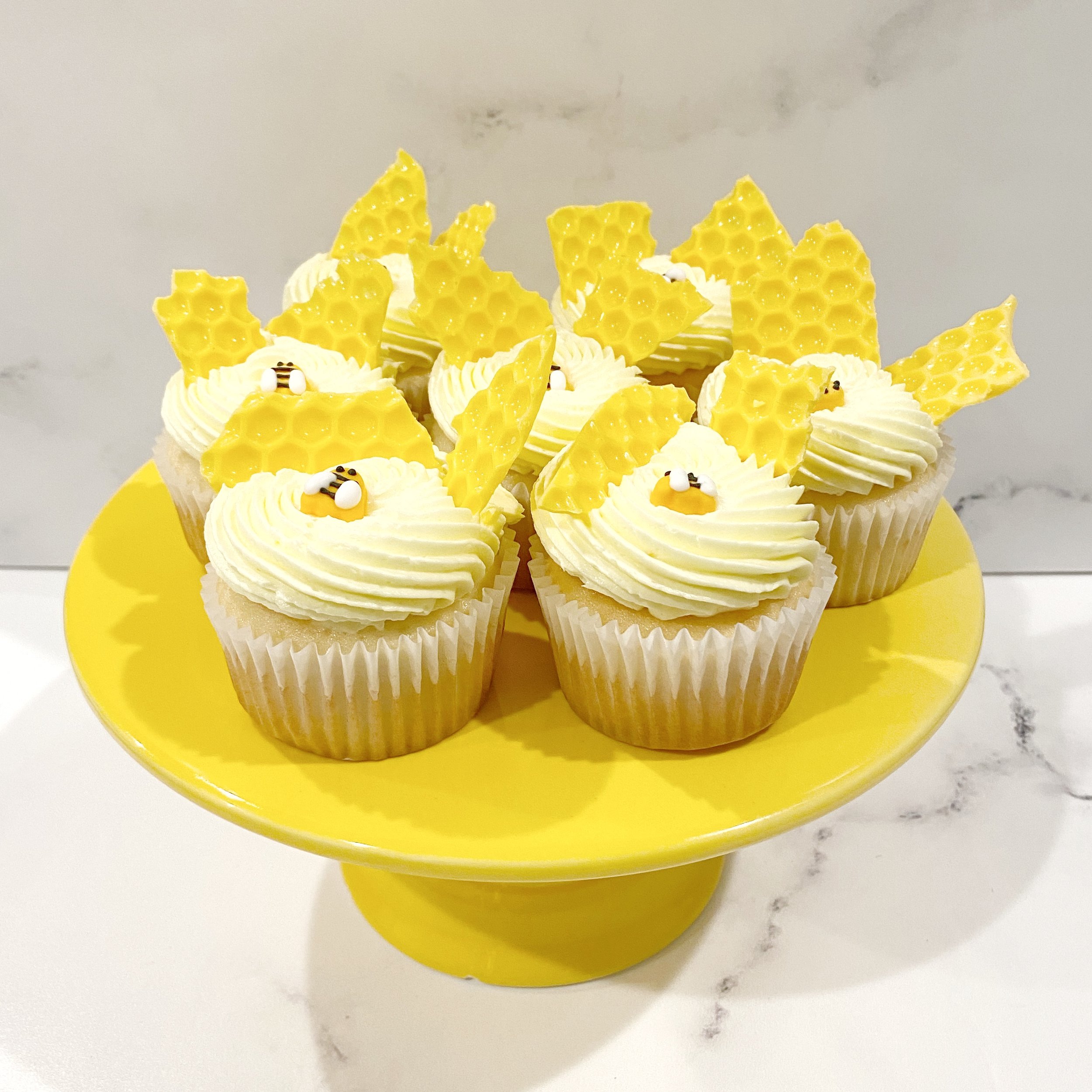 bee cupcakes.JPEG