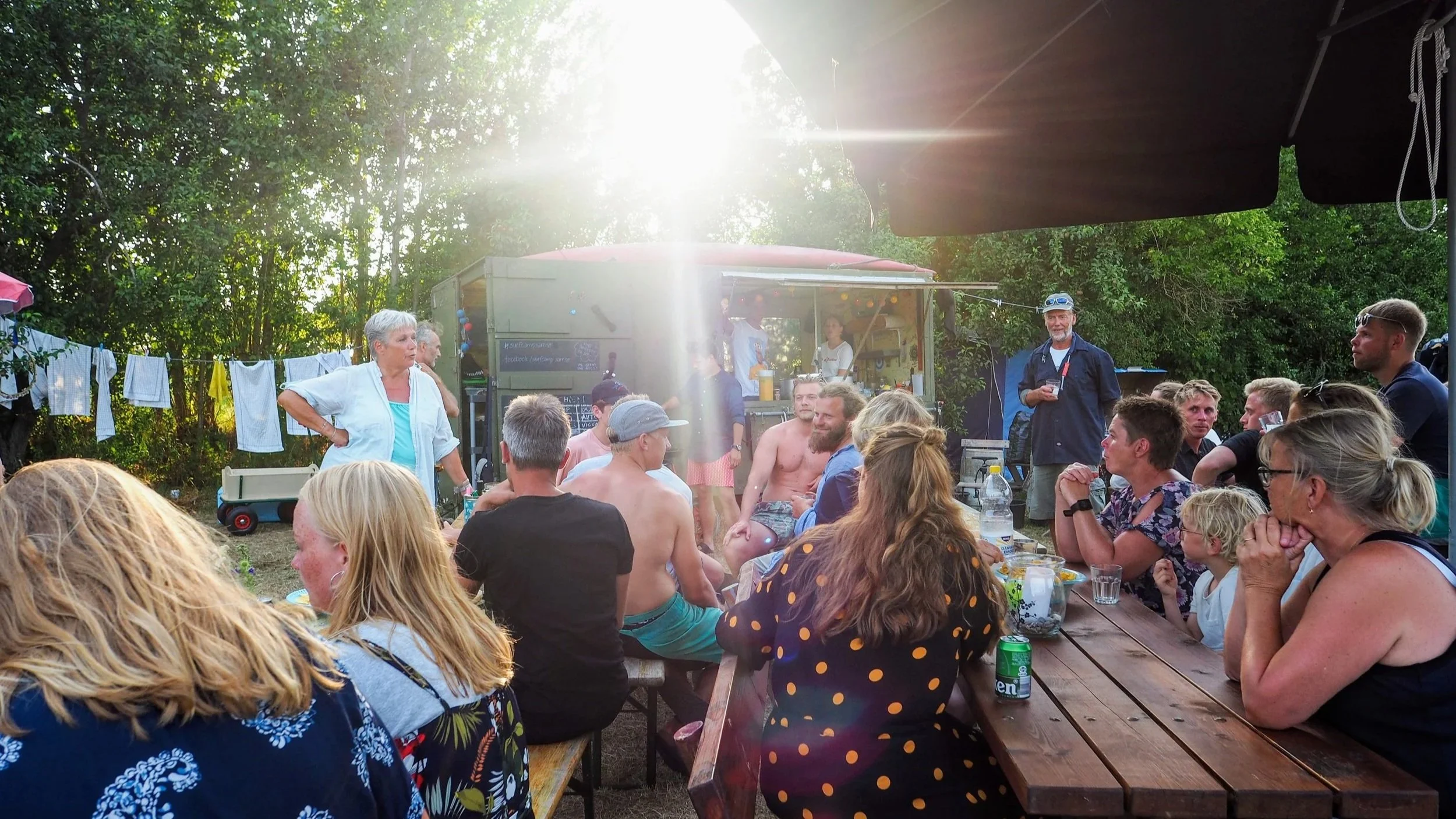 SUP, vandaktiviteter, kajak, naturoplevelser, camping og campstemning for hele familien på Surfcamp Samsø eller Vand & Velvære.