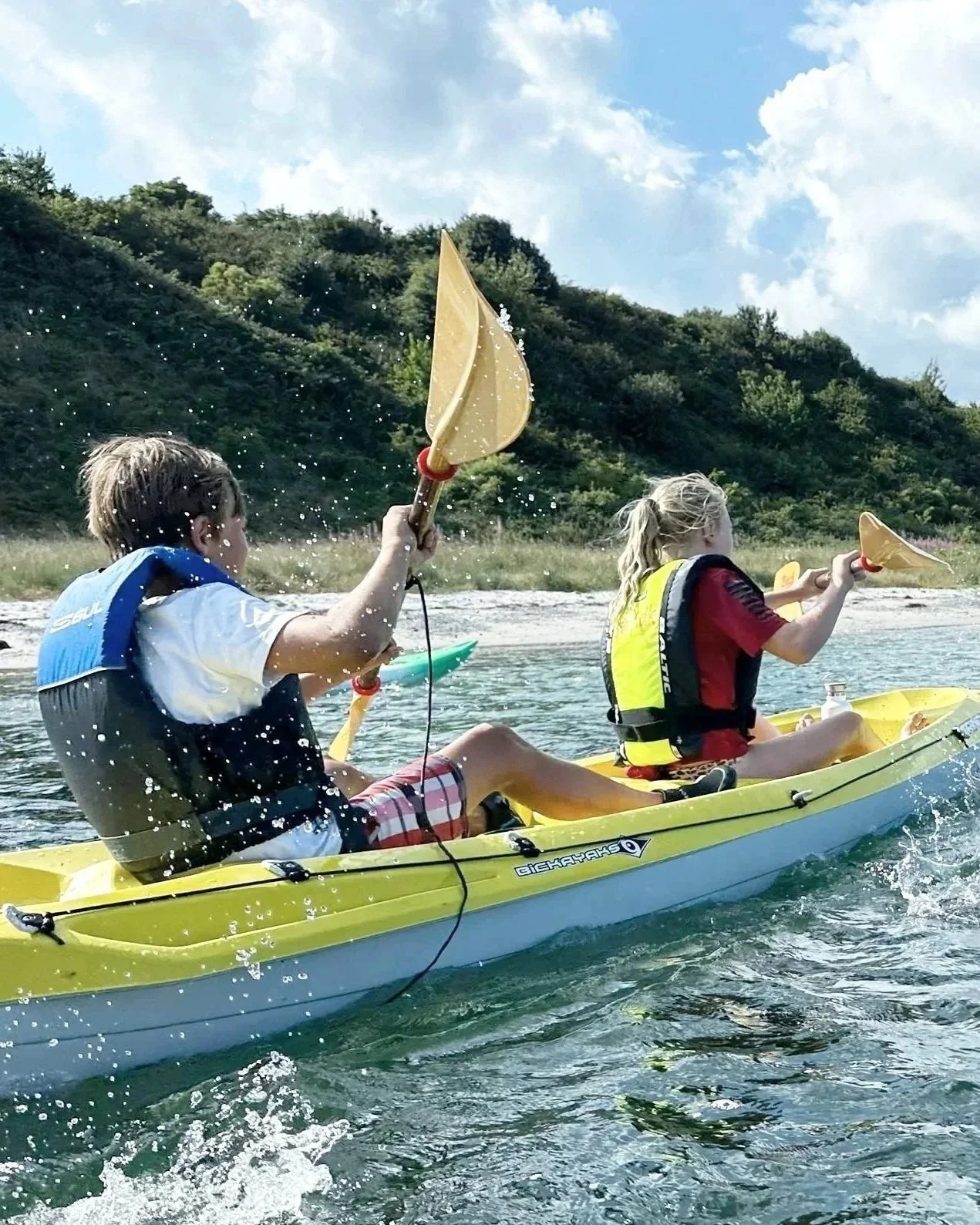 SUP, vandaktiviteter, kajak og naturoplevelser for hele familien på Surf Camp Samsø / Vand & Velvære.