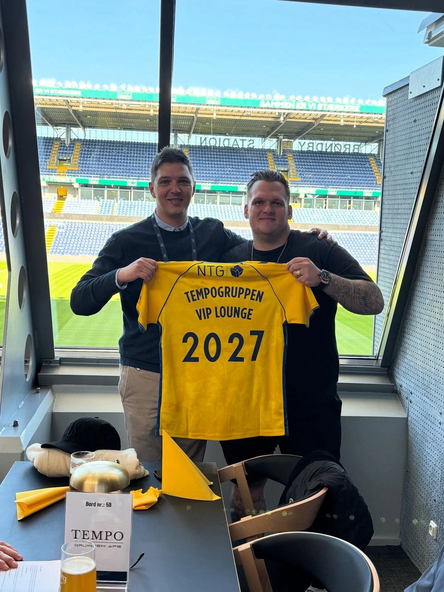 🔵💛 TEMPO x BR&Oslash;NDBY 💛🔵
Vi er stolte af at kunne pr&aelig;sentere et nyt, st&aelig;rkt samarbejde med Br&oslash;ndby IF &ndash; og ikke mindst vores egen TEMPOGRUPPEN VIP LOUNGE frem til 2027! 🙌⚽

Vi st&oslash;tter ikke bare fodbolden &ndas