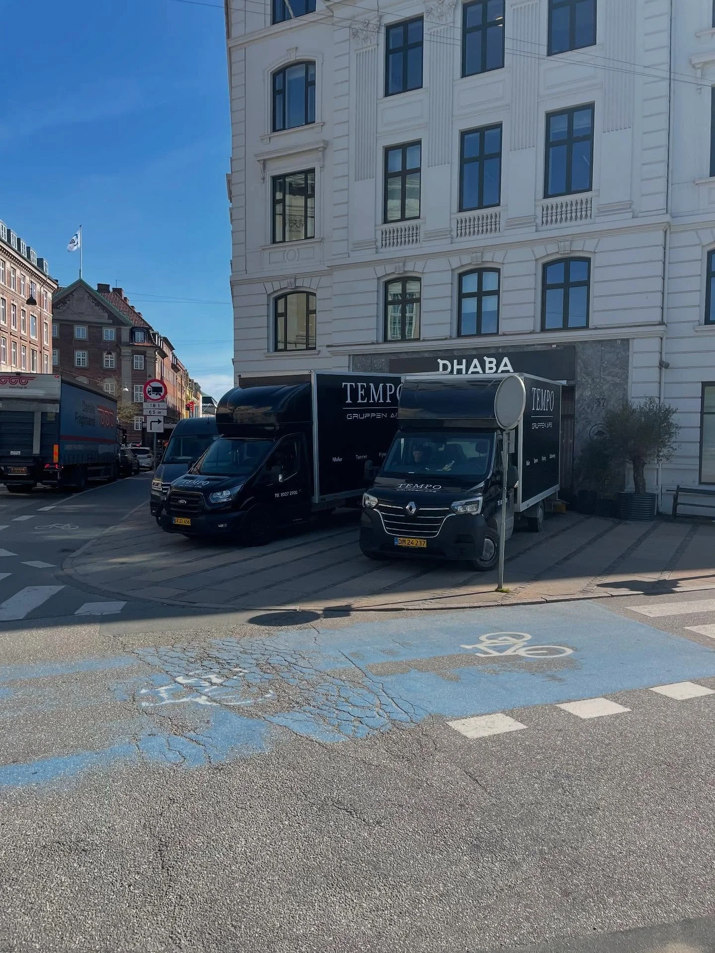 N&aring;r vi ruller ind i Indre By, fylder vi lidt &ndash; men vi flytter meget 💪
Midt mellem cykelstier og brosten leverer vores flytteteam l&oslash;sninger med pr&aelig;cision og overskud.

Vi er eksperter i at navigere, hvor pladsen er trang &nda