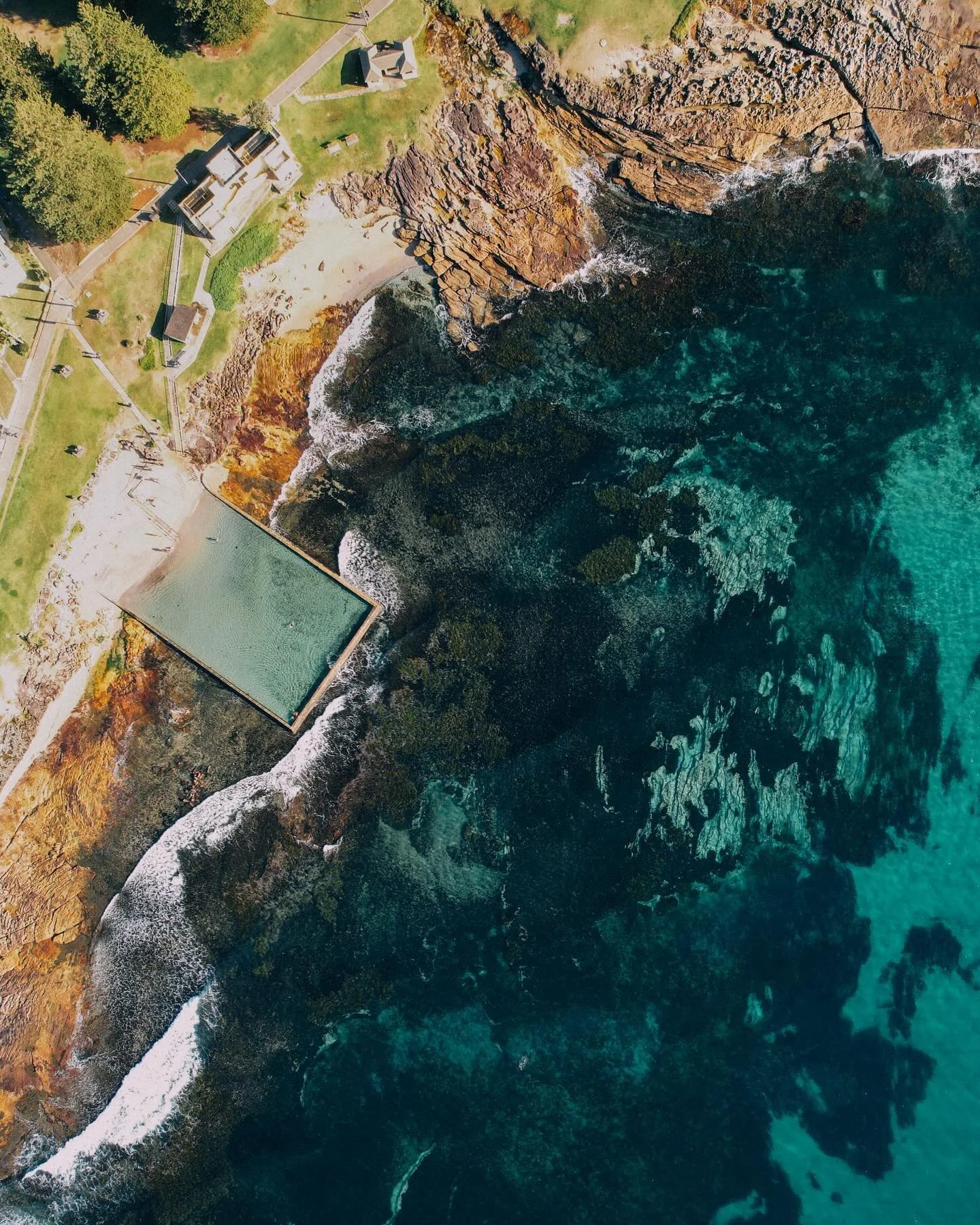 Home and office spaces are brought to life when a unique and transporting image is made apart of the space. Schedule a free space visit for our experienced advice on which print to choose! 🦋🌙🐳