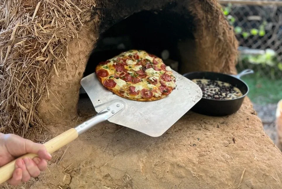 August Cob oven pizza party