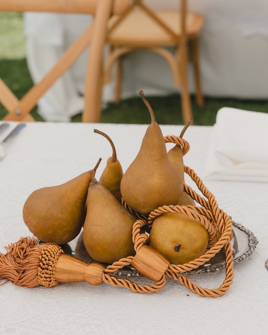 The romance of it all &mdash; Italian Renaissance 🍐
When the tablescape captures the perfect harmony of history, romance, and artistry, creating an elegant blend of past and present.
⠀⠀⠀⠀⠀⠀⠀⠀⠀
Photography @biancavirtueweddings
