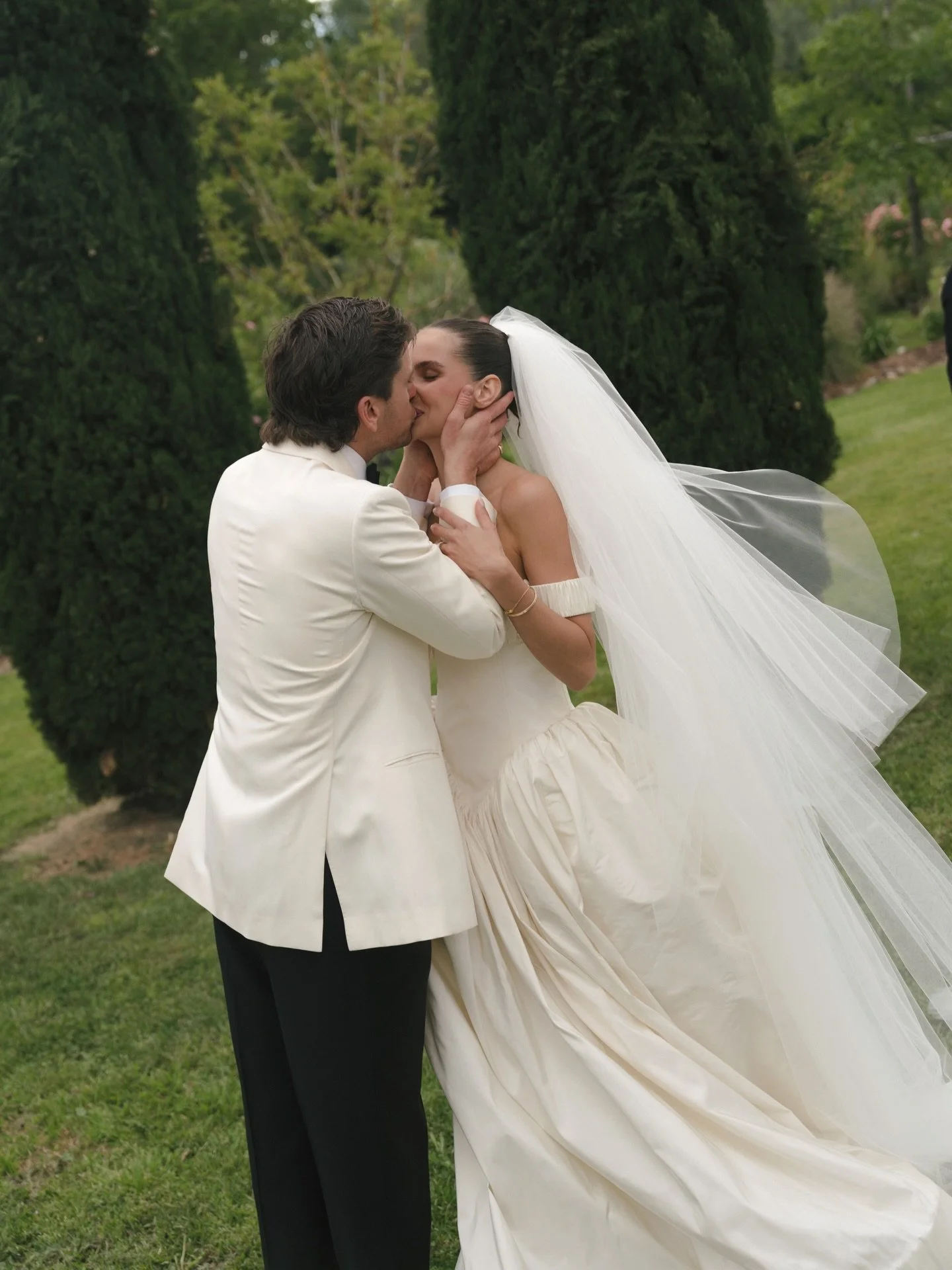 D&amp;M &mdash; Featured in @voguebridesaustralia @vogueaustralia 
Bringing their vision to life was an honour. A French bistro-meets-country celebration, set within a private property. Effortlessly modern and romantic 🤍