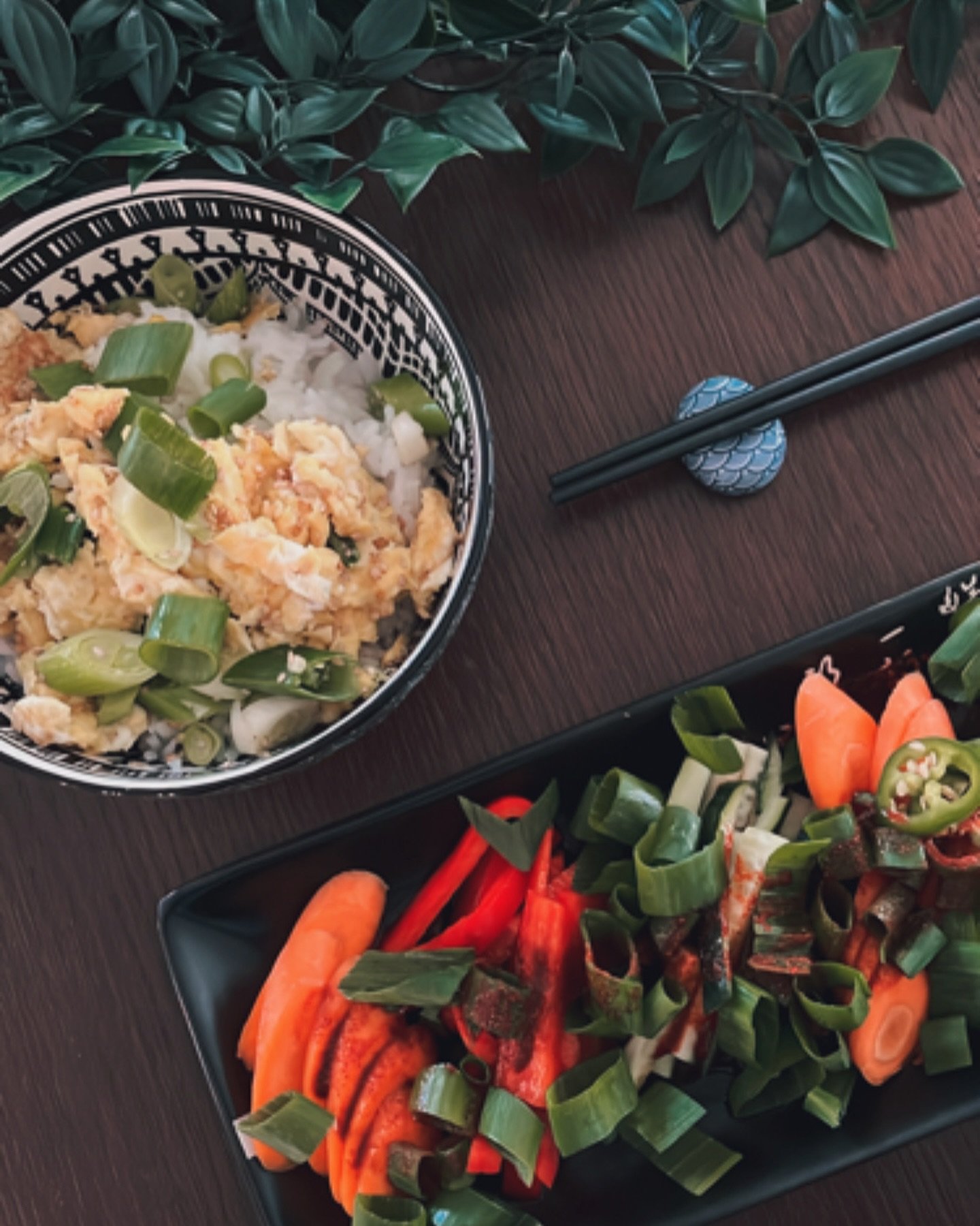 Garlic tamago rice with veggies and red pepper sauce 🌶️🥬
いただきます!
-
#slowlife #slowfood #cozygram