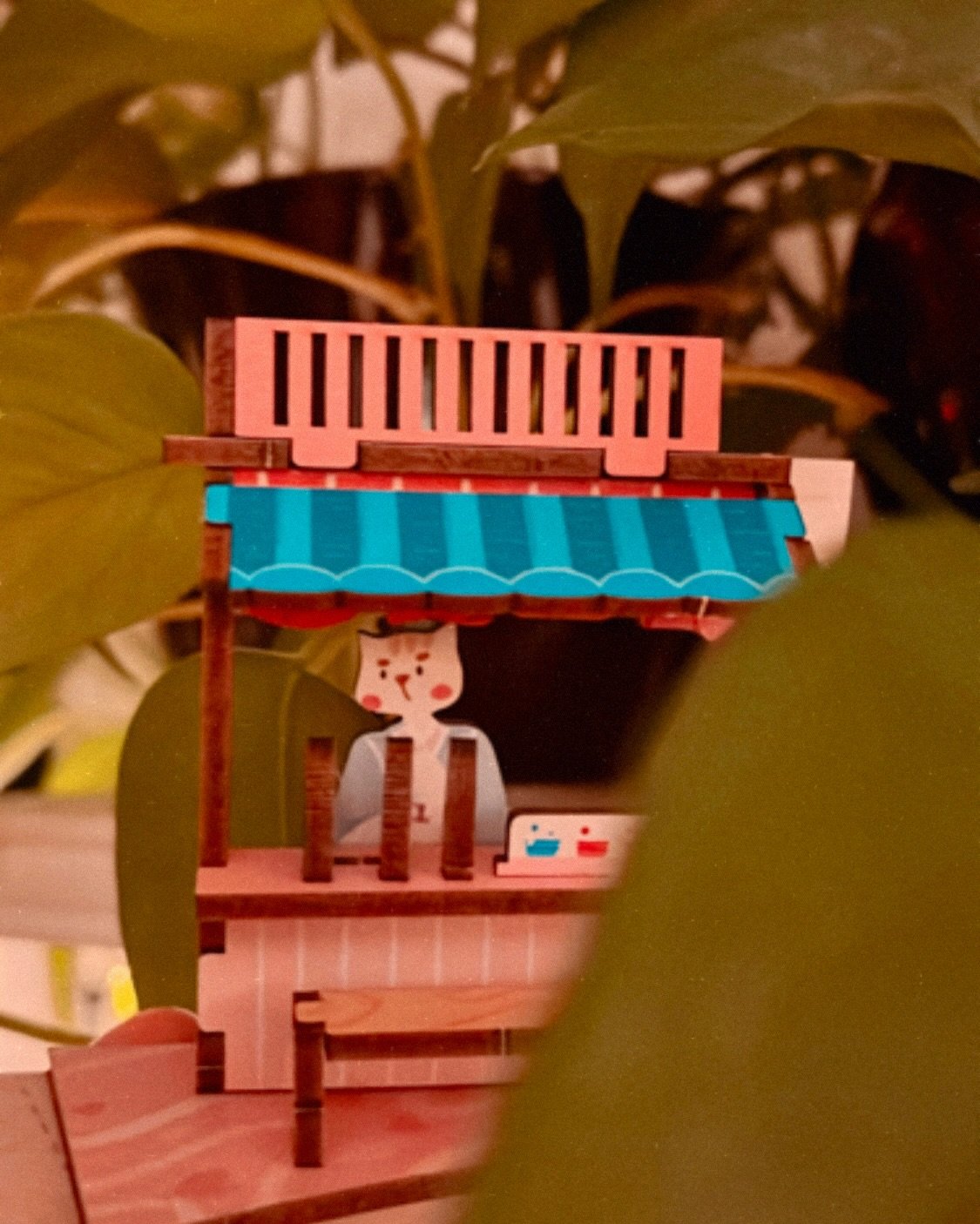 Today is all about relaxing, so I&rsquo;ll be crafting book nooks, read a bit and watch some vlogs about Japan. 

Q: what are you up to?

-
#booknook #bookworm #booknookstagram #booklover #japan #craft