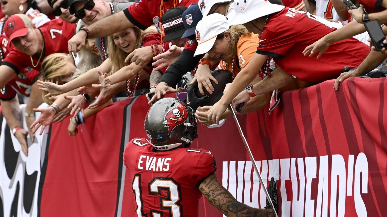 Bucs fans rally to support injured Mike Evans with grassroots fundraising effort