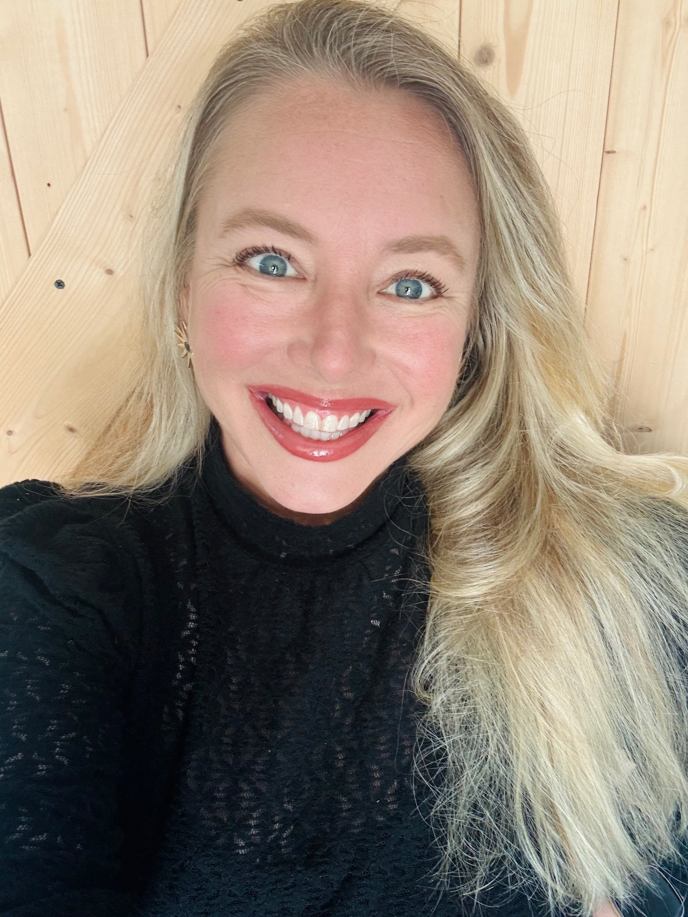 Facetune_10-09-2025-21-40-39.jpg