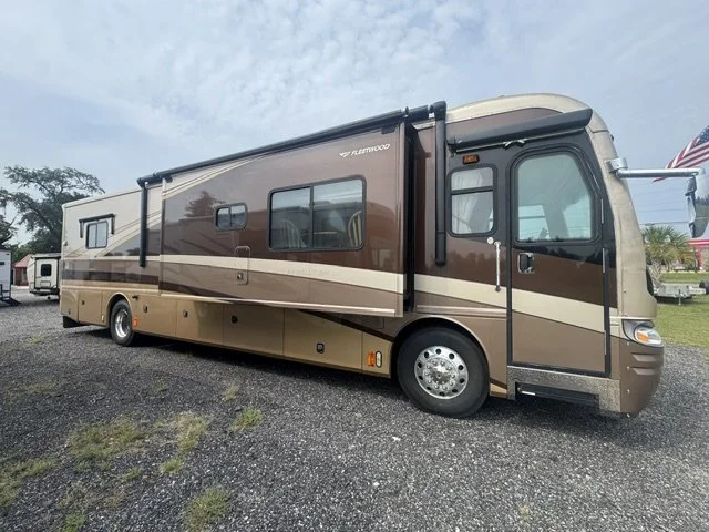 2007 Fleetwood, Revolution LE