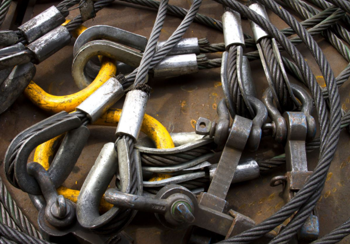 Rigging Safety: What You Need to Know About Wire Rope and Synthetic Slings