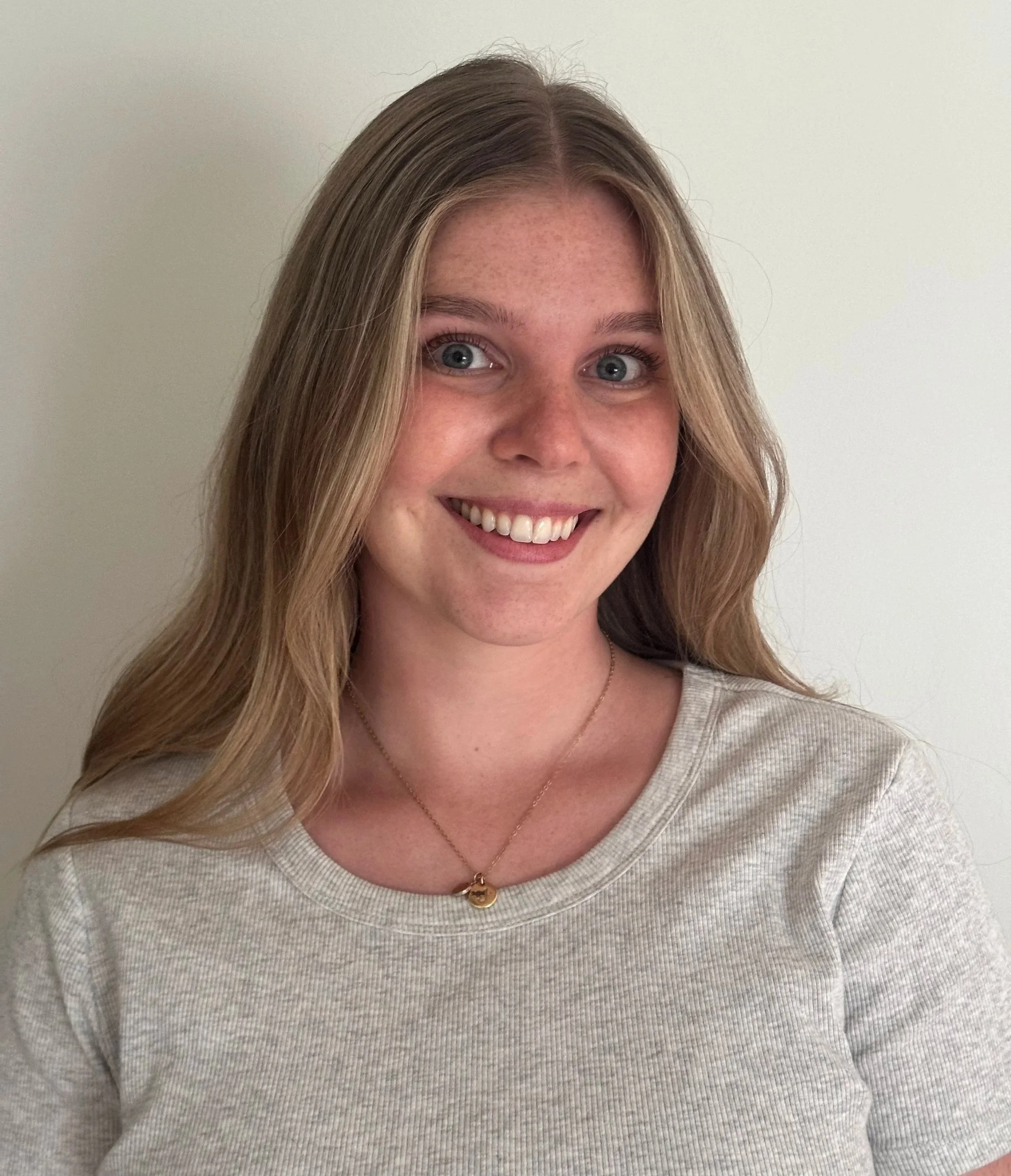 LINDSAY ROESEL  Marriage & Family Therapy Associate
