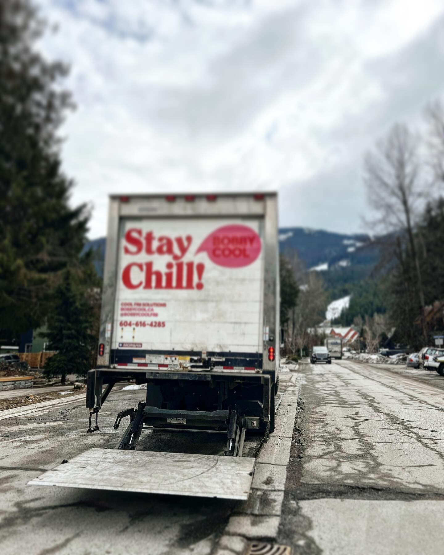All our trucks have liftgate.
Take advantage of this feature for your street level pickup/delivery. 
The best part is: it&rsquo;s included in the freight price! 😉
#trucks #liftgate #freight #seatosky #vancouver #island #bestprice