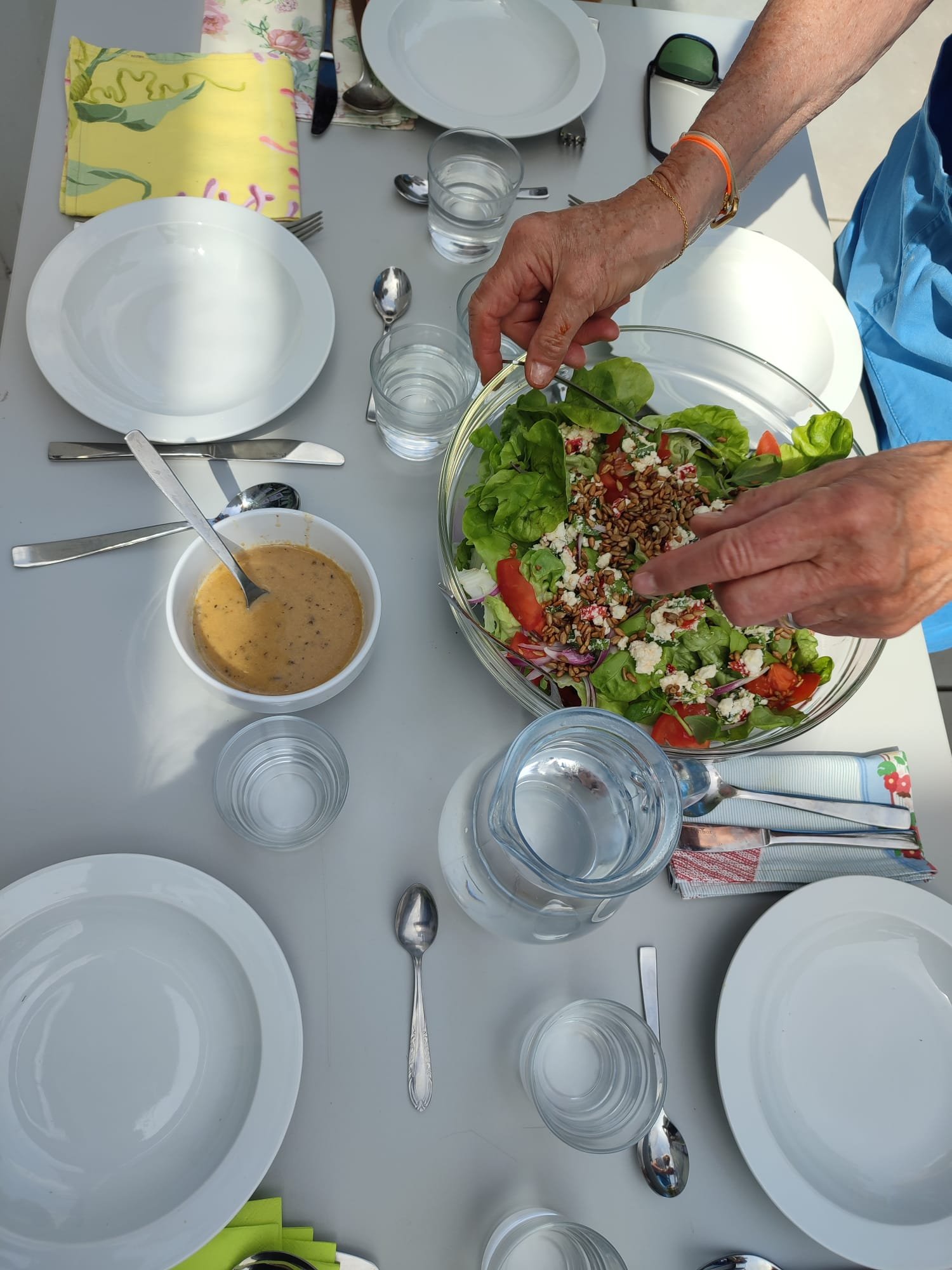 SERVICE A TABLE.jpeg