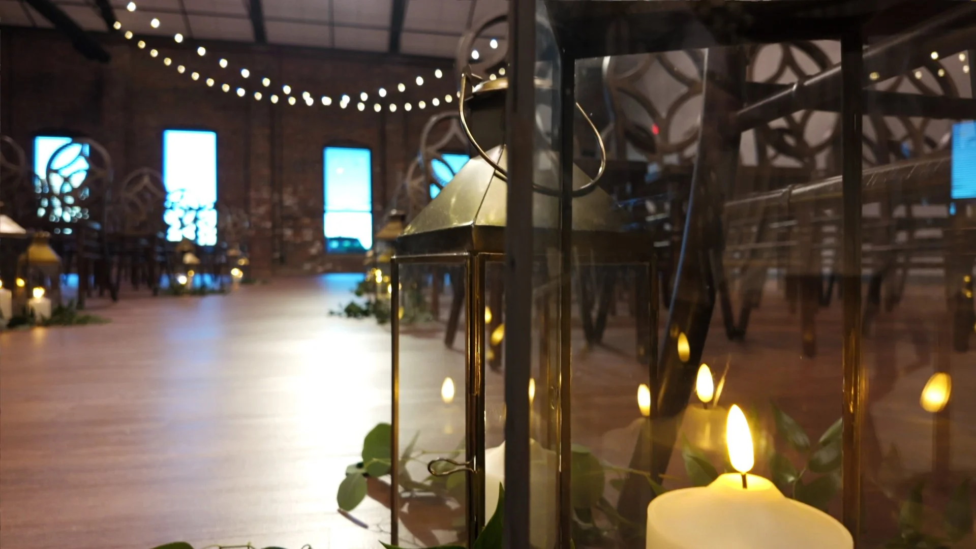 Foundry Ceremony Isle with candles