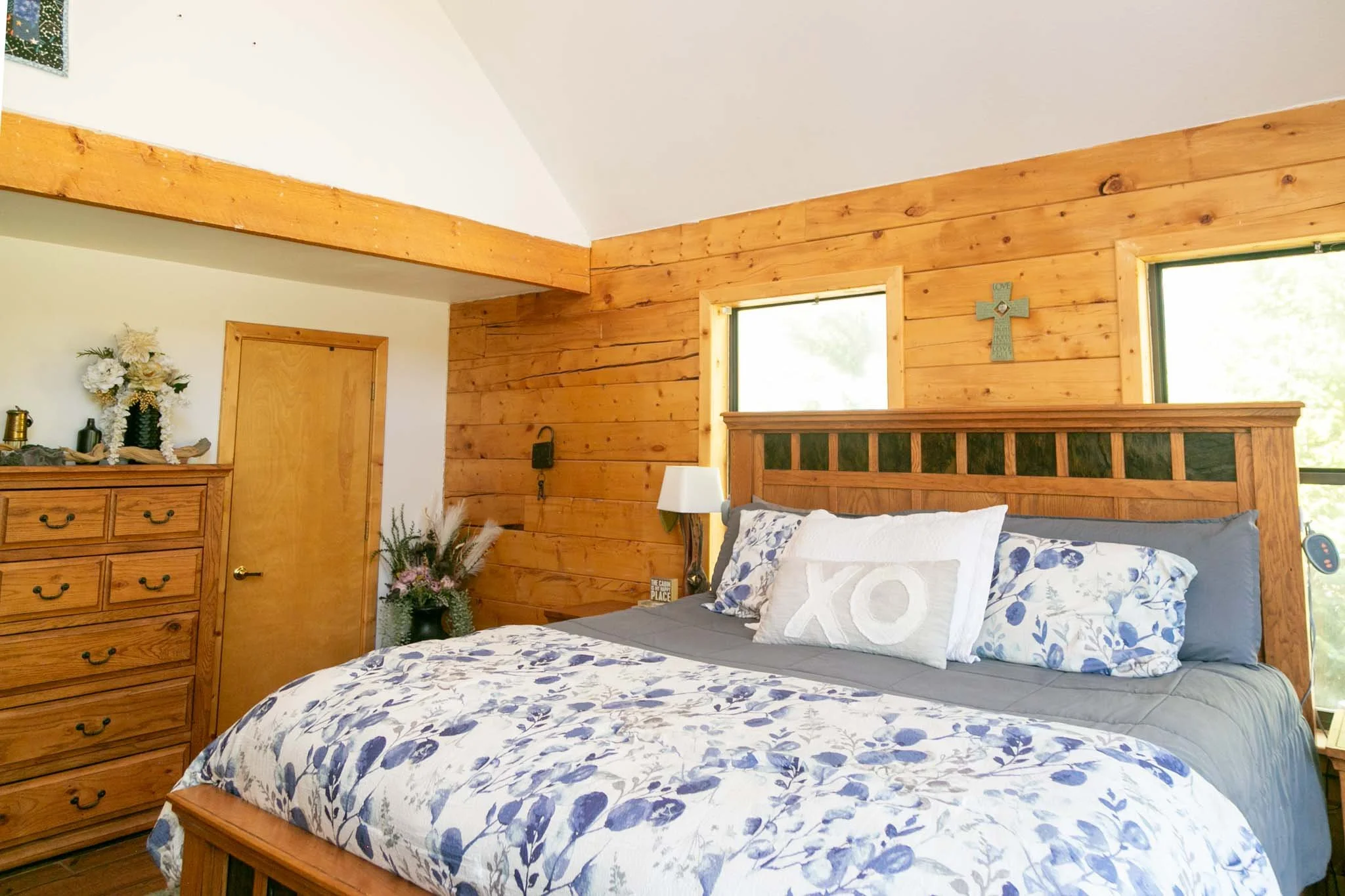 2PrimaryBedroom28920Hwy149CreedeCO81130.jpg