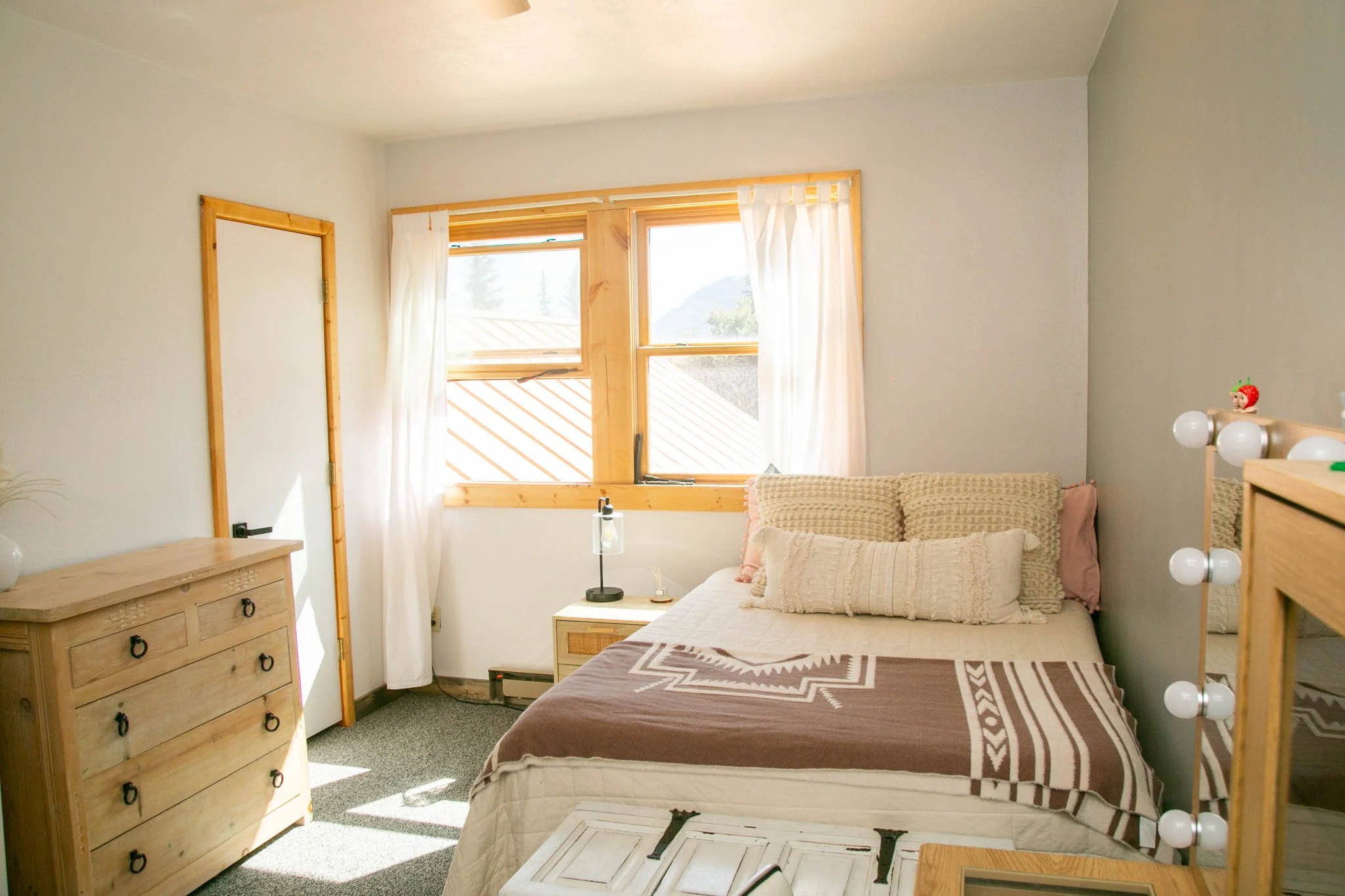 2UpstairsWestBedroom28920Hwy149CreedeCO81130.jpg