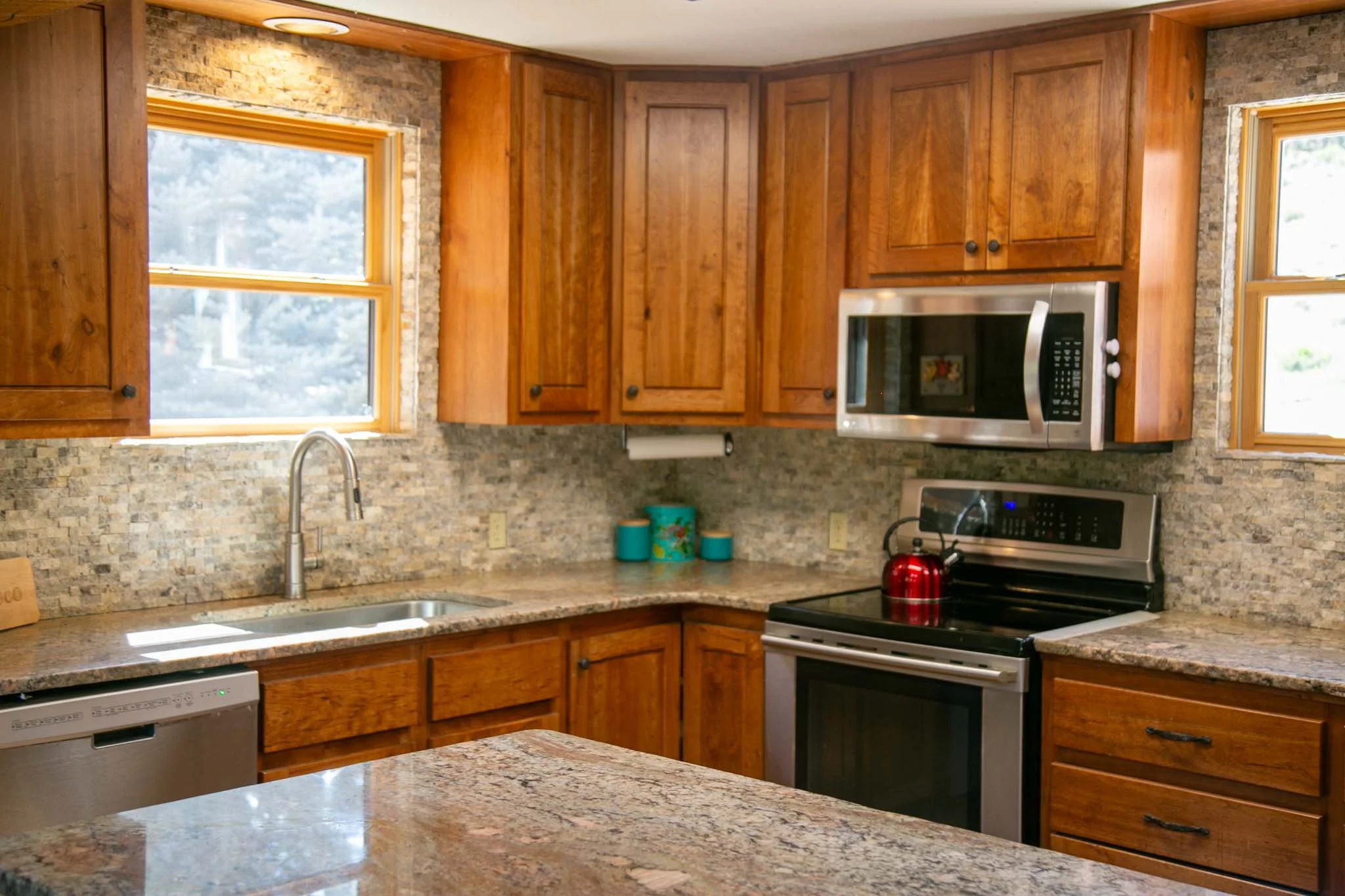 2Kitchen28920Hwy149CreedeCO81130.jpg