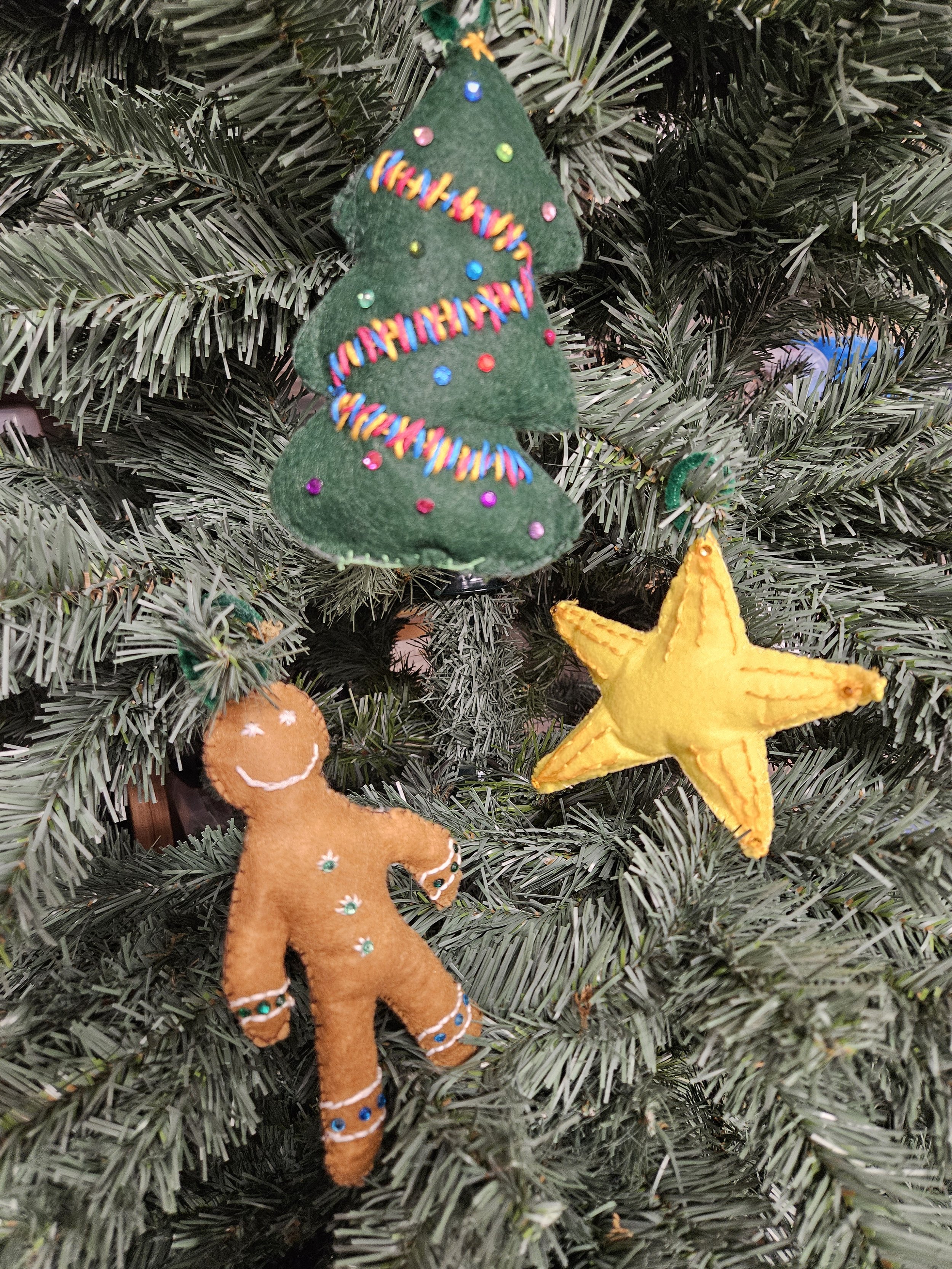 felt decorations family 2 hours.jpg